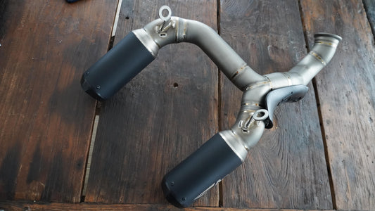 Austin Racing RS22 KTM 1290 Superduke R/RR/EVO 20-23 Doppelflutig