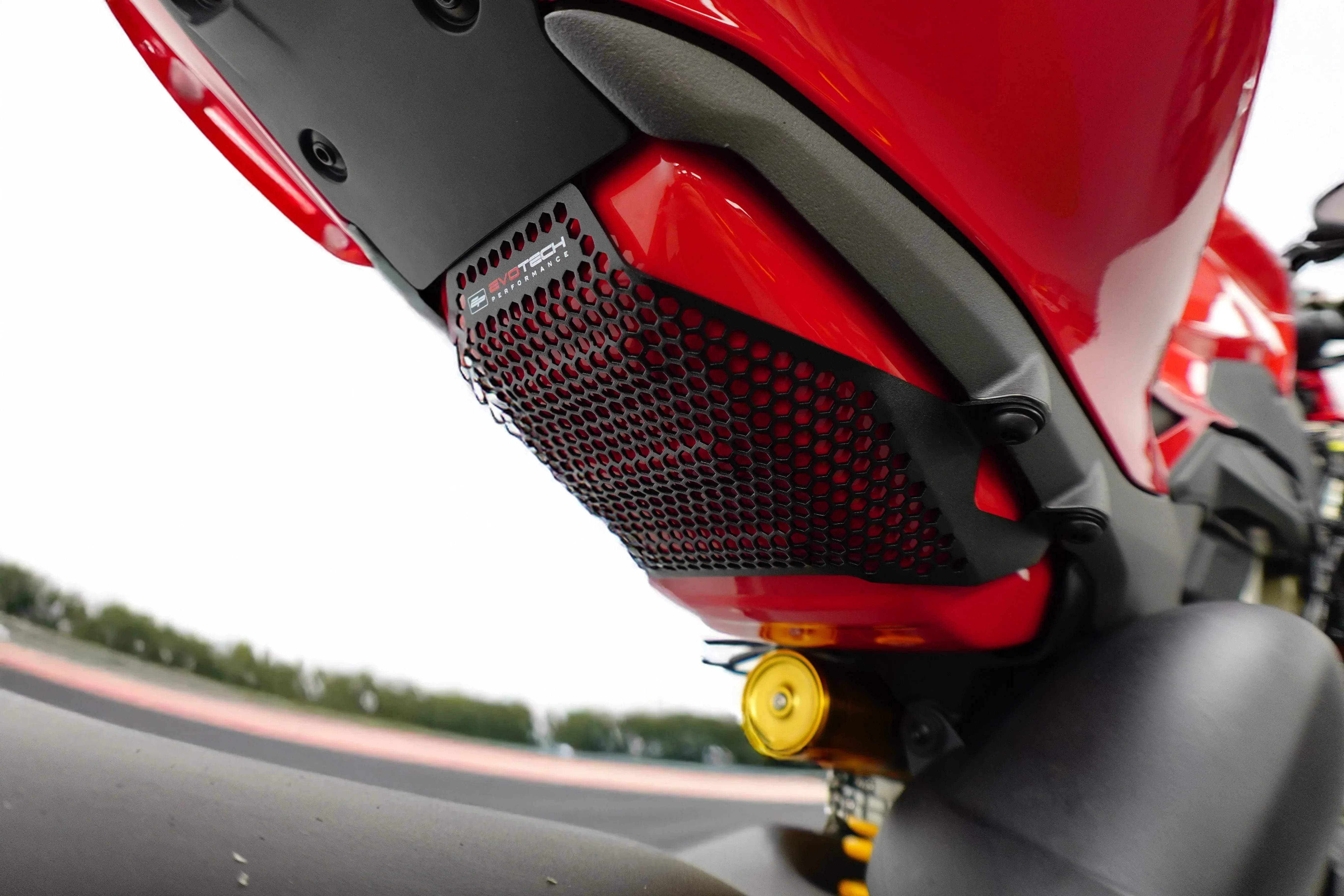 Evotech Fuel Tank Cover Guard - Ducati Streetfighter V4 S (2025+) - Soziusfußrastenabdeckung | Evotech Performance
