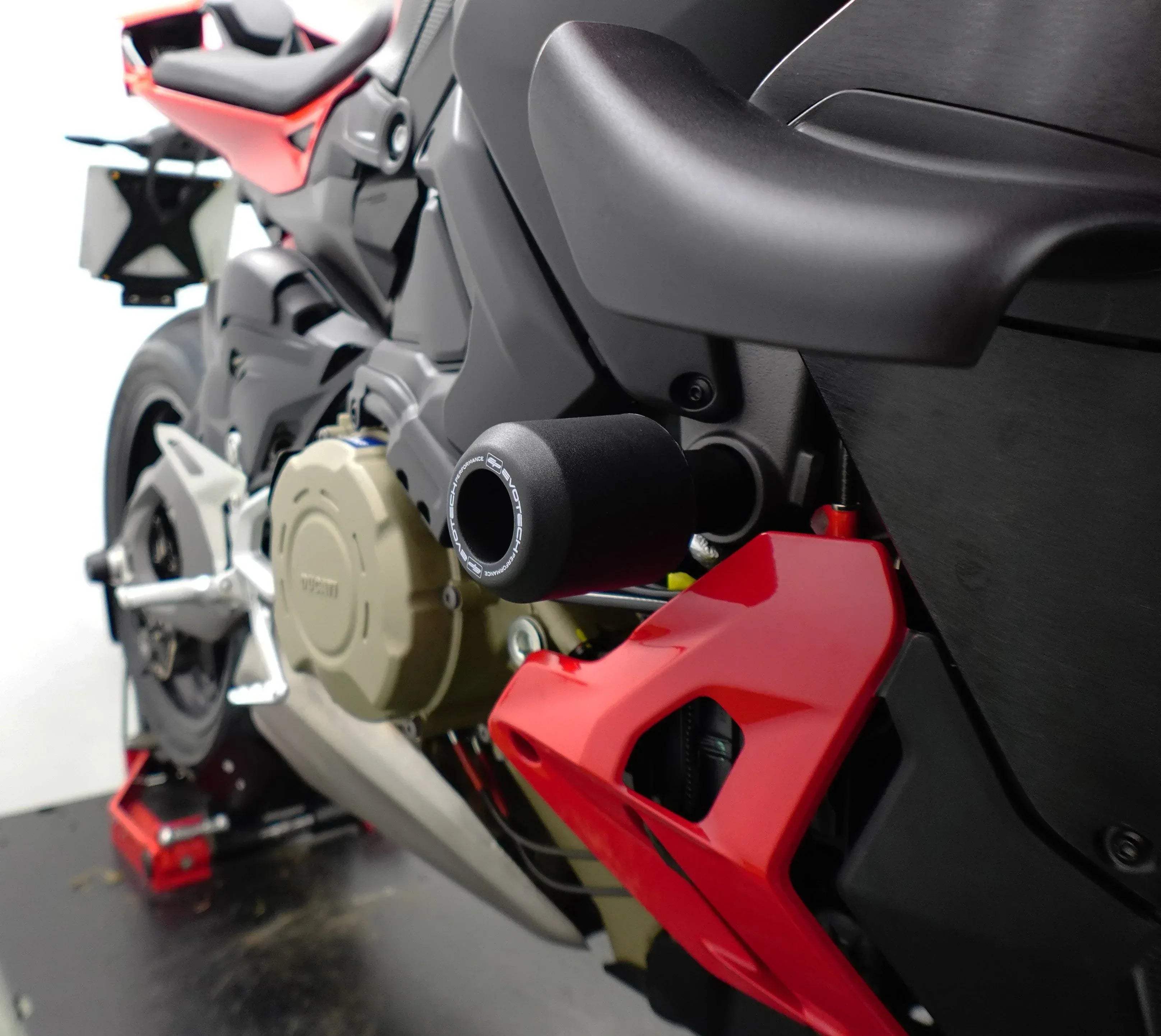 Evotech Frame Crash Protection - Ducati Streetfighter V4 (2025+) - Sturzpads | Evotech Performance