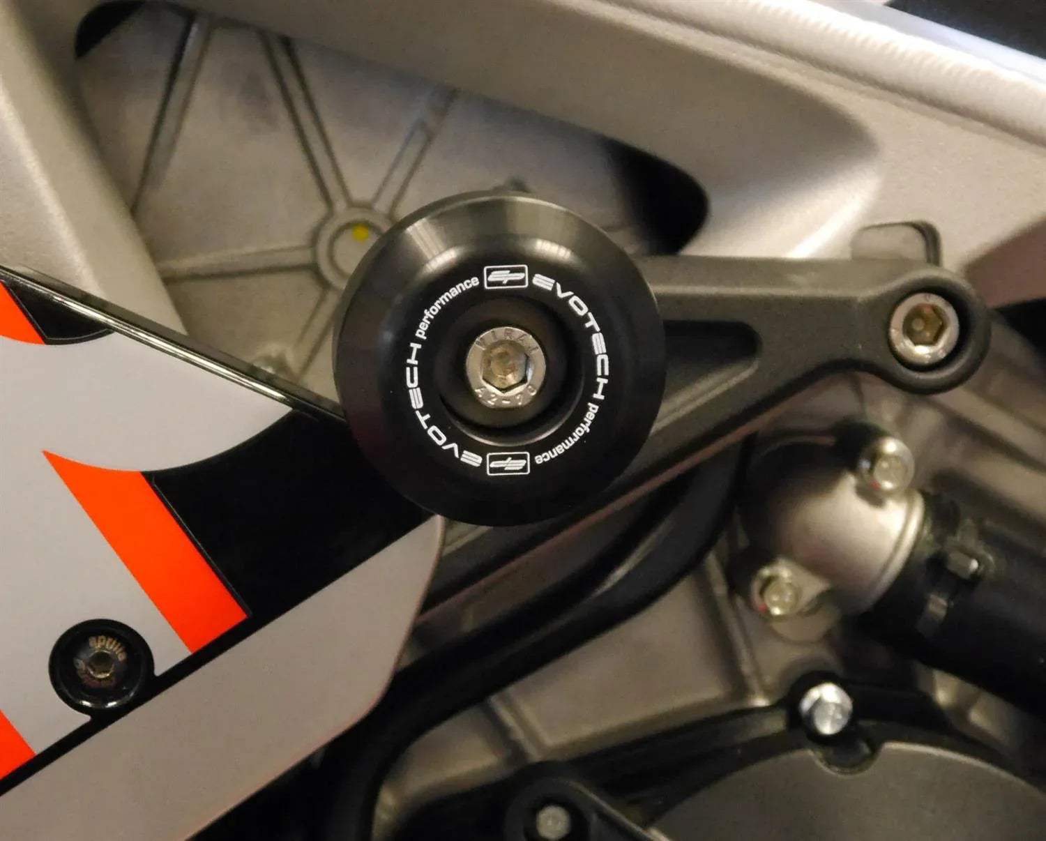 Evotech Aprilia RSV4 Crash Bobbins 2009 - 2014 - Sturzpads | Evotech Performance