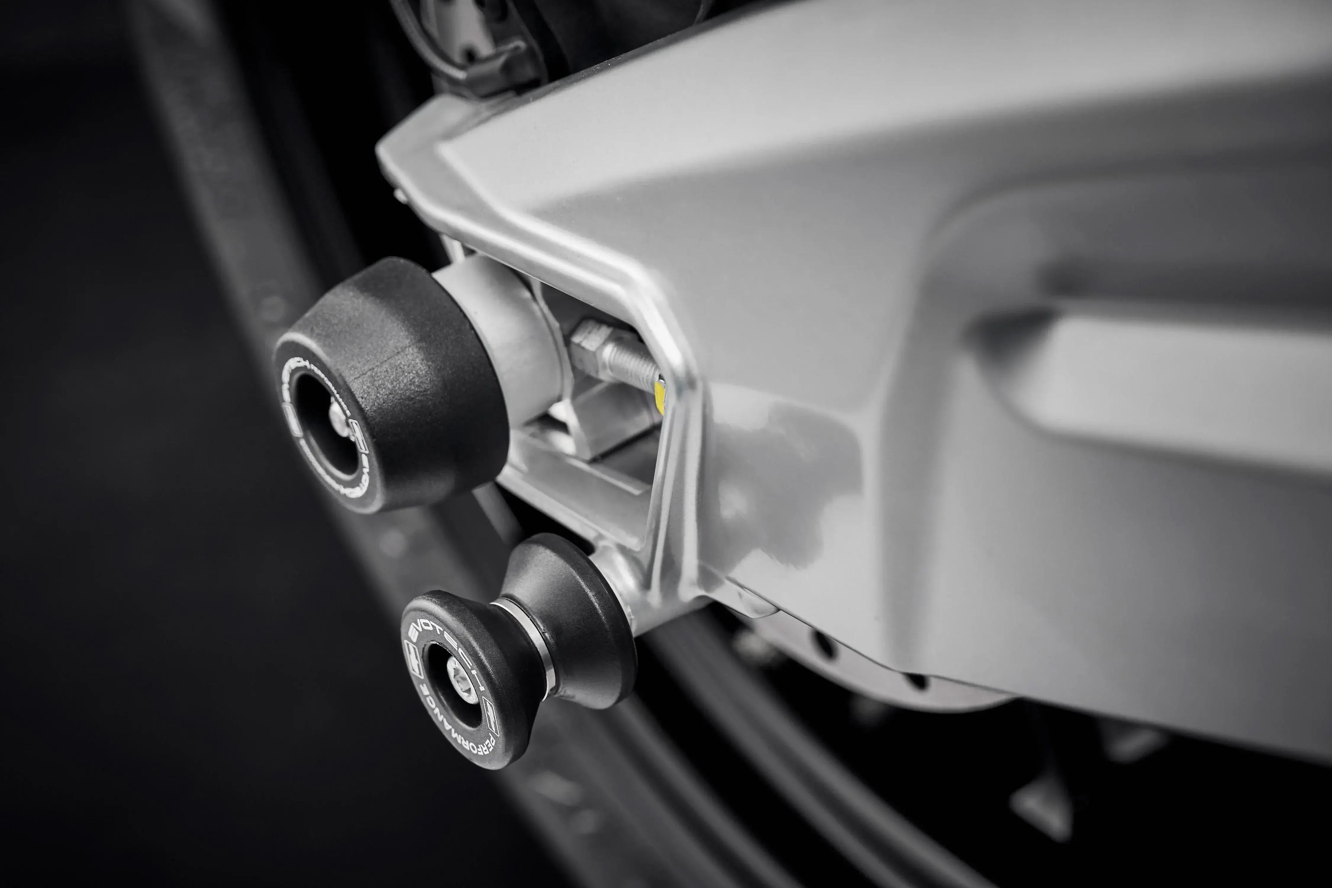 Evotech Paddock Stand Bobbins - Aprilia Tuono 660 (2021+) - Alu Bobbins | Evotech Performance