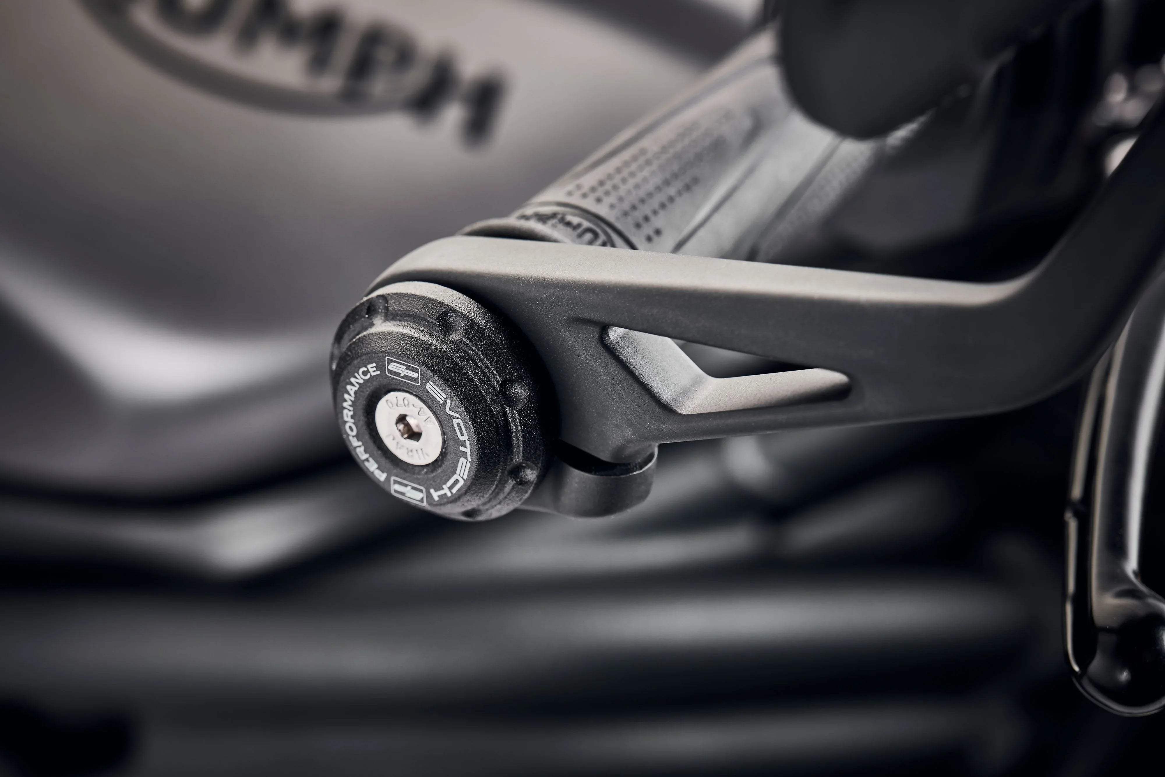 Evotech Bar End Weights for OE handlebar end mirrors - Triumph Speed Triple S (2018-2020) - Lenkerendgewichte | Evotech Performance