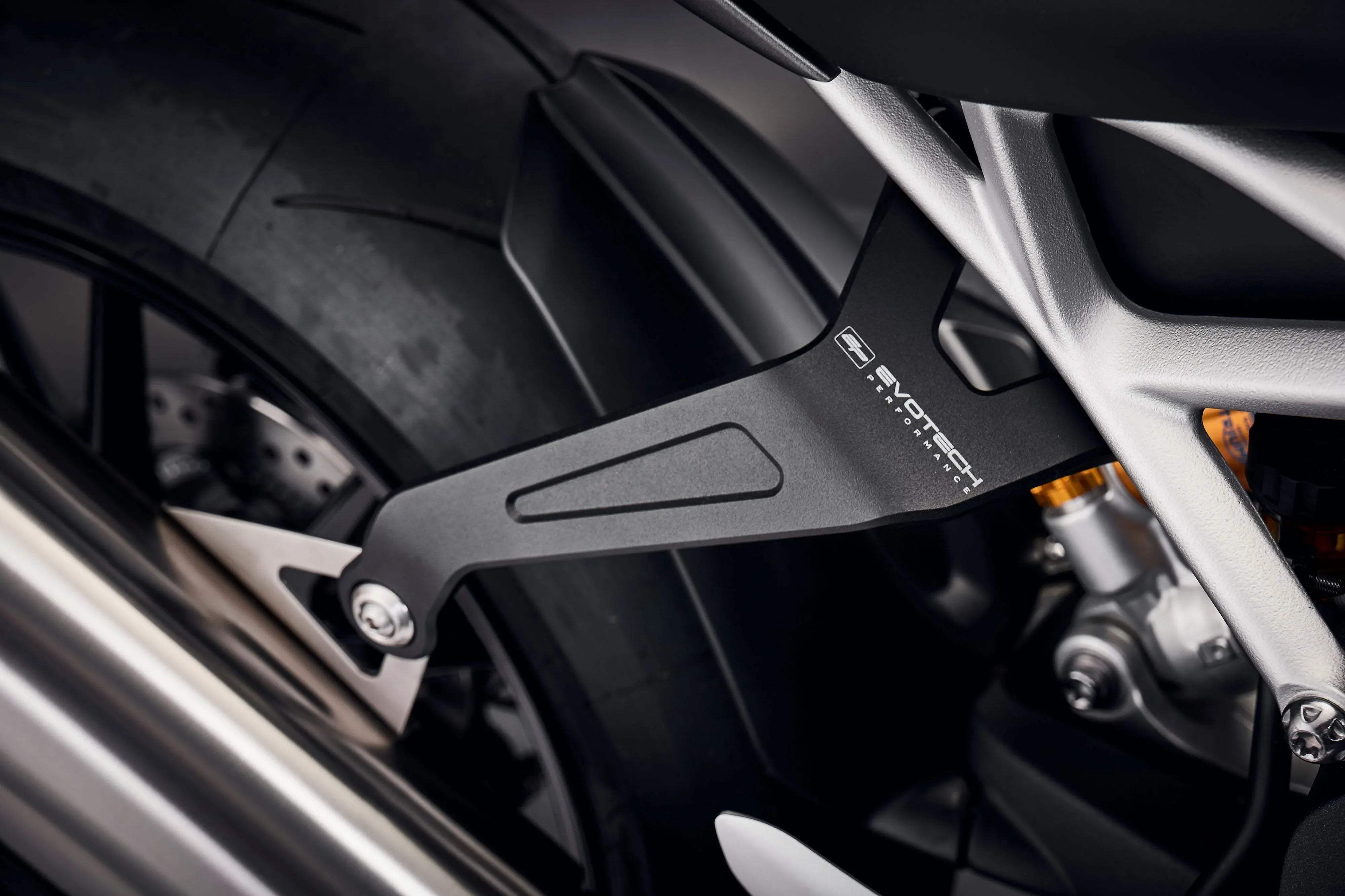 Evotech Exhaust Hanger (Black) - Triumph Speed Triple 1200 RS (2025+) - Auspuffhalterung | Evotech Performance