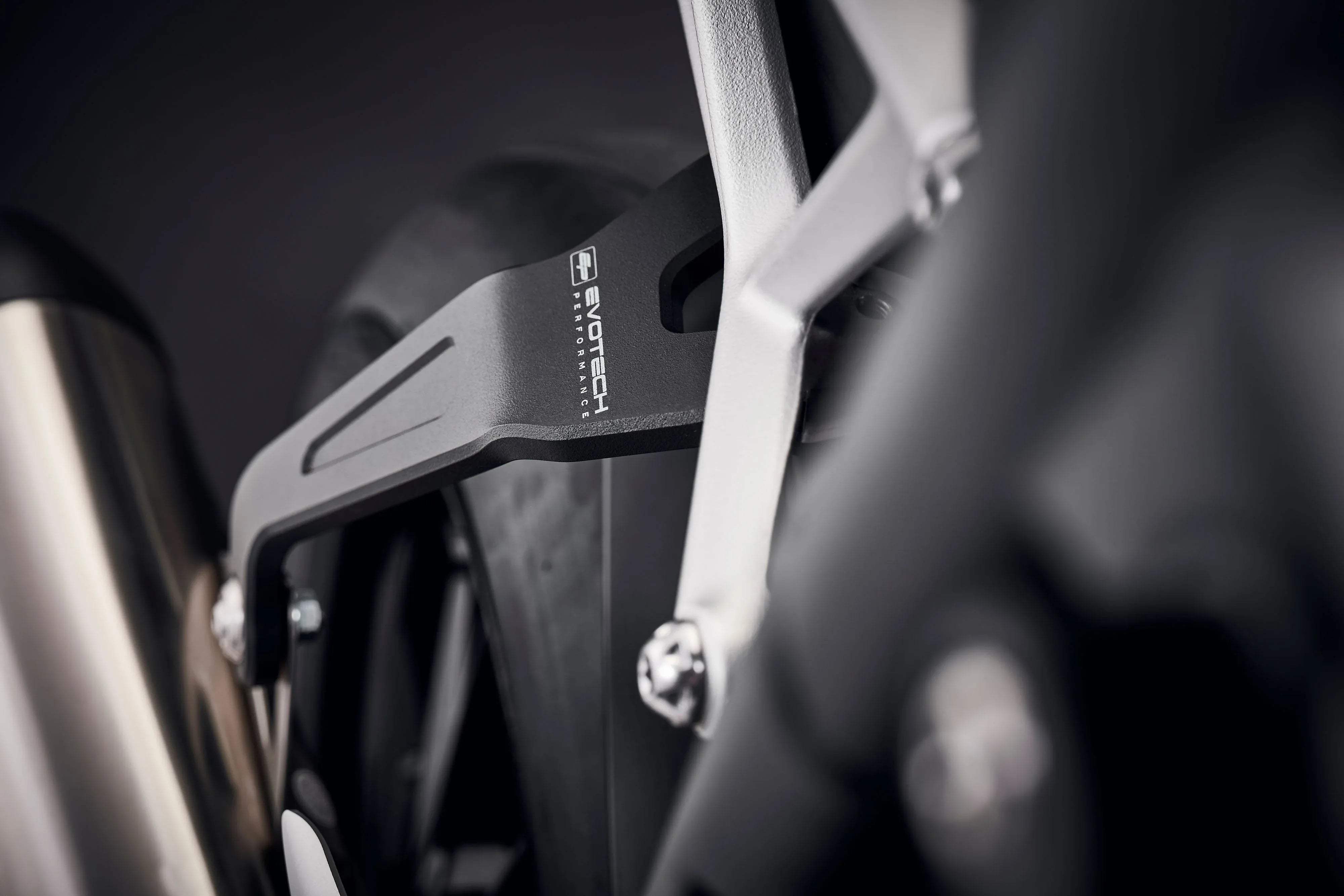 Evotech Exhaust Hanger (Black) - Triumph Speed Triple 1200 RS (2025+) - Auspuffhalterung | Evotech Performance