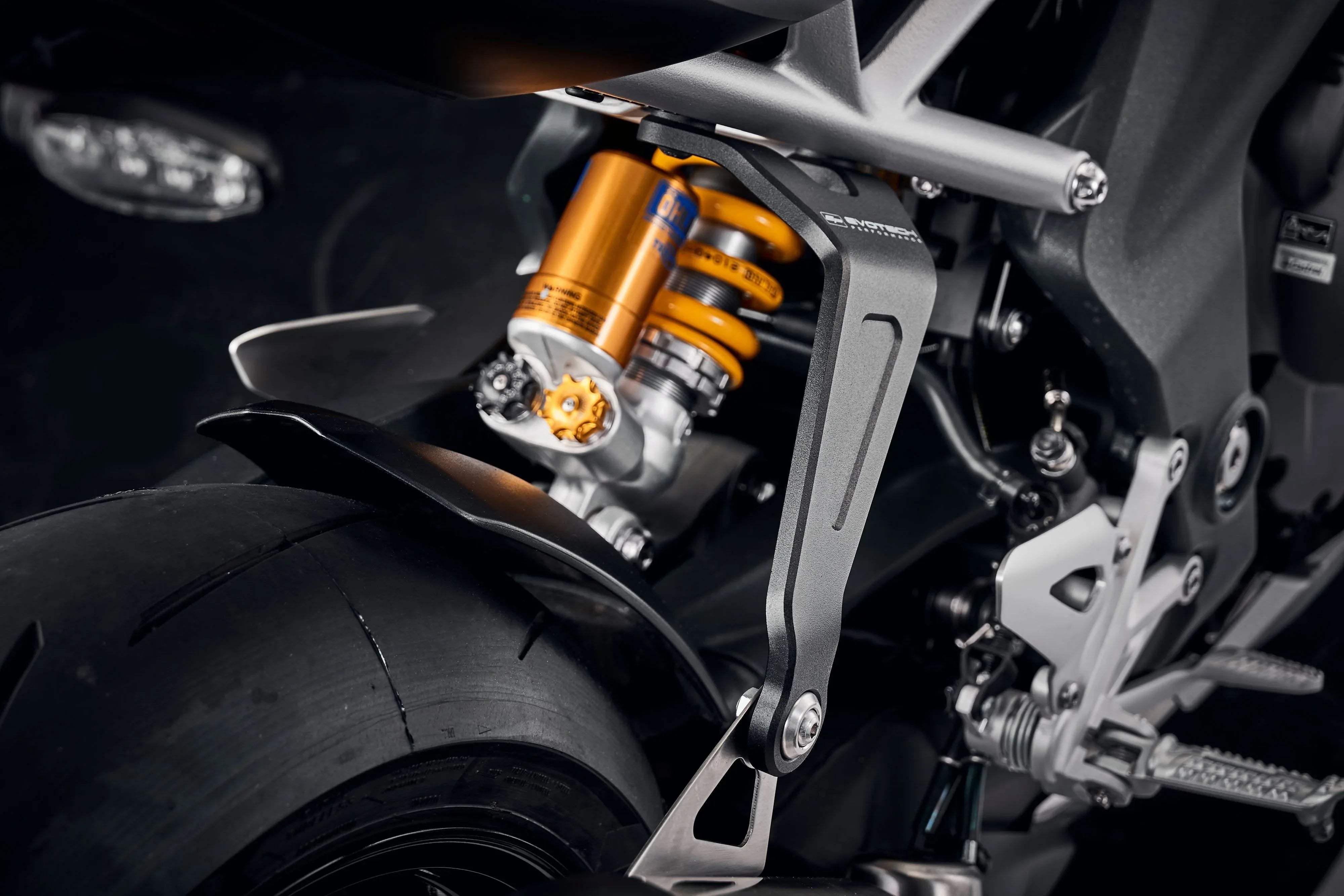Evotech Exhaust Hanger (Black) - Triumph Speed Triple 1200 RS (2025+) - Auspuffhalterung | Evotech Performance