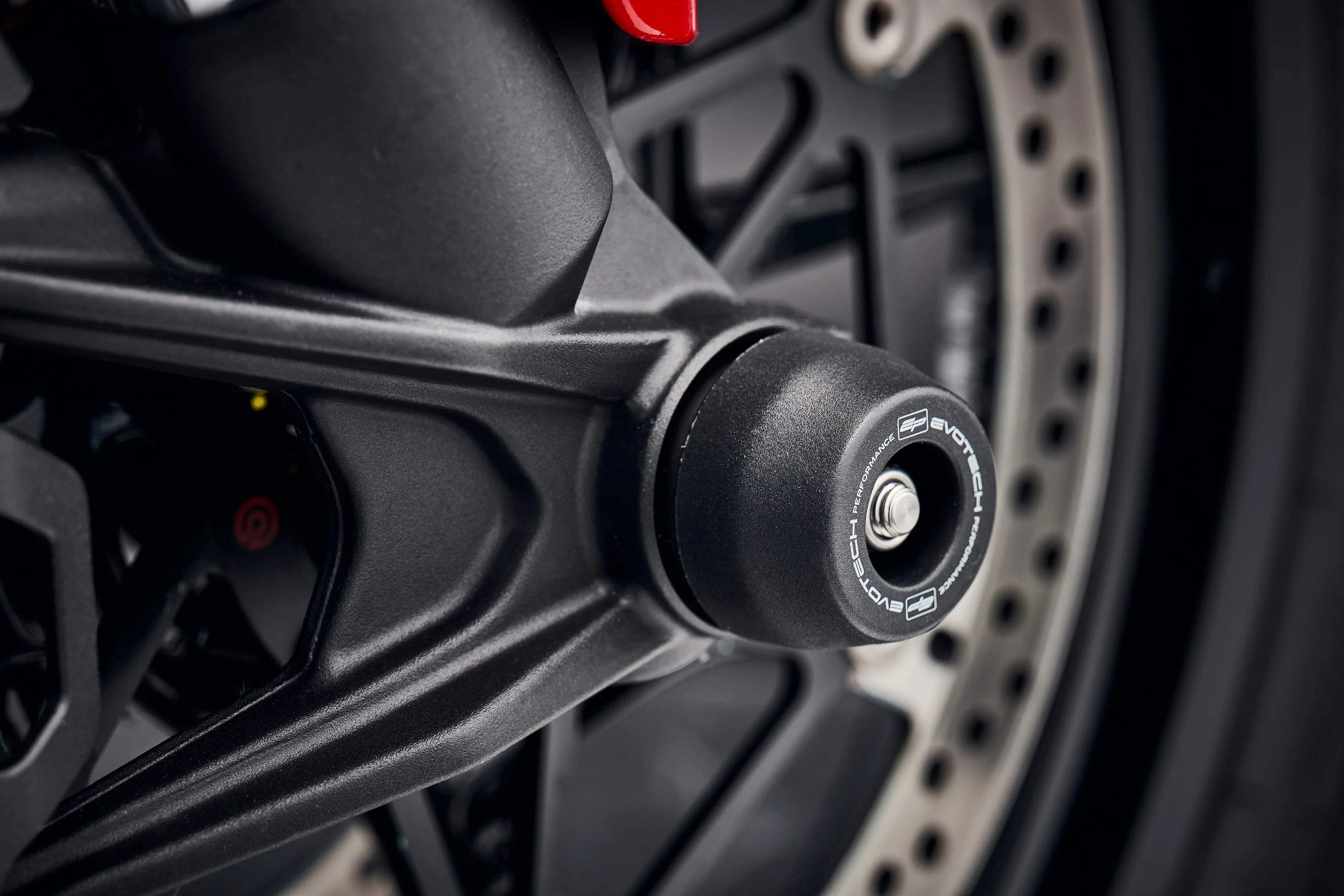 Evotech Front Spindle Bobbins - Norton Commando 961 SP (2023+) - Spindle Bobbins | Evotech Performance