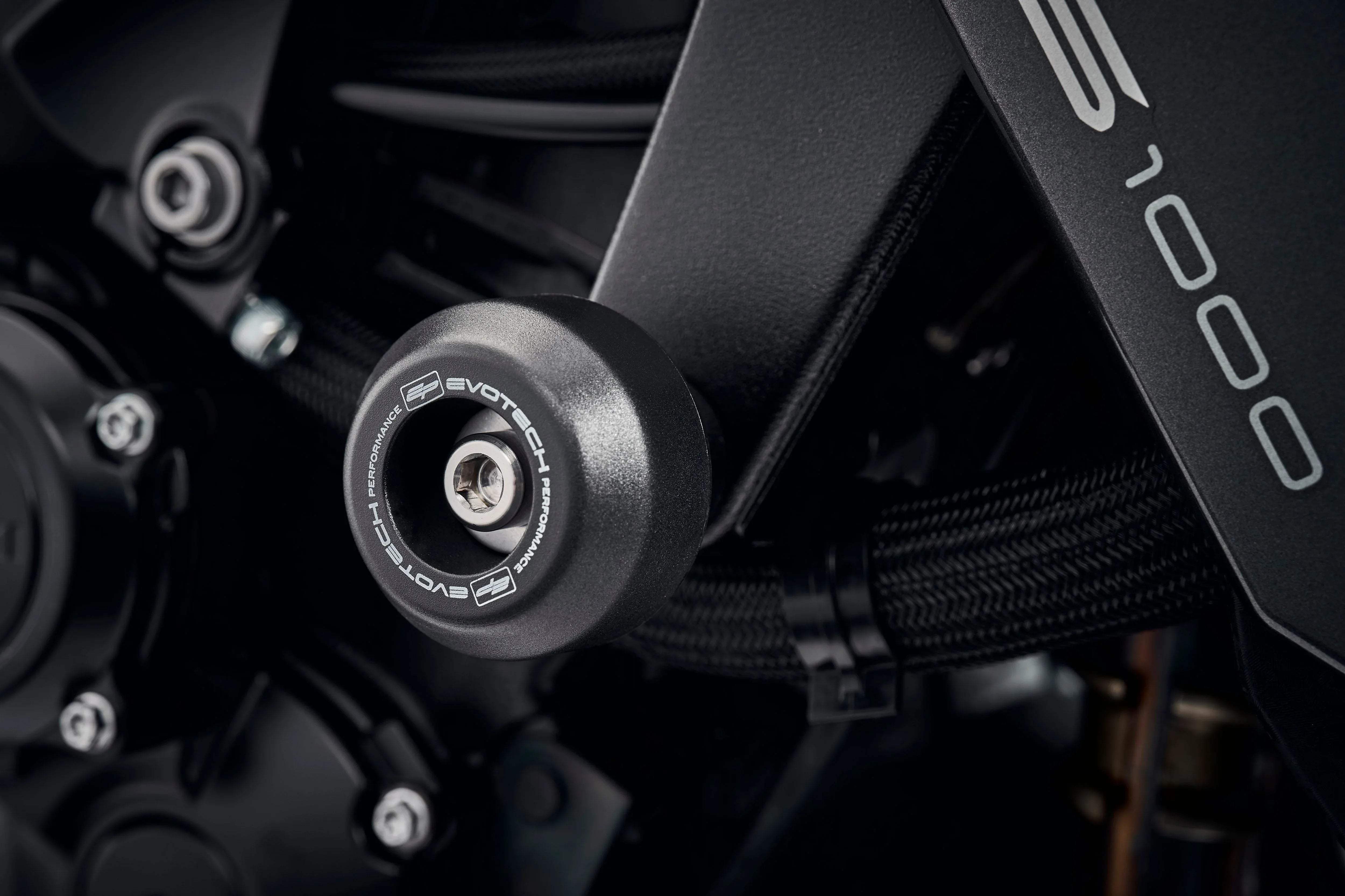 Evotech Suzuki GSX-S1000Z Crash Bobbins (2018 - 2021) - Sturzpads | Evotech Performance