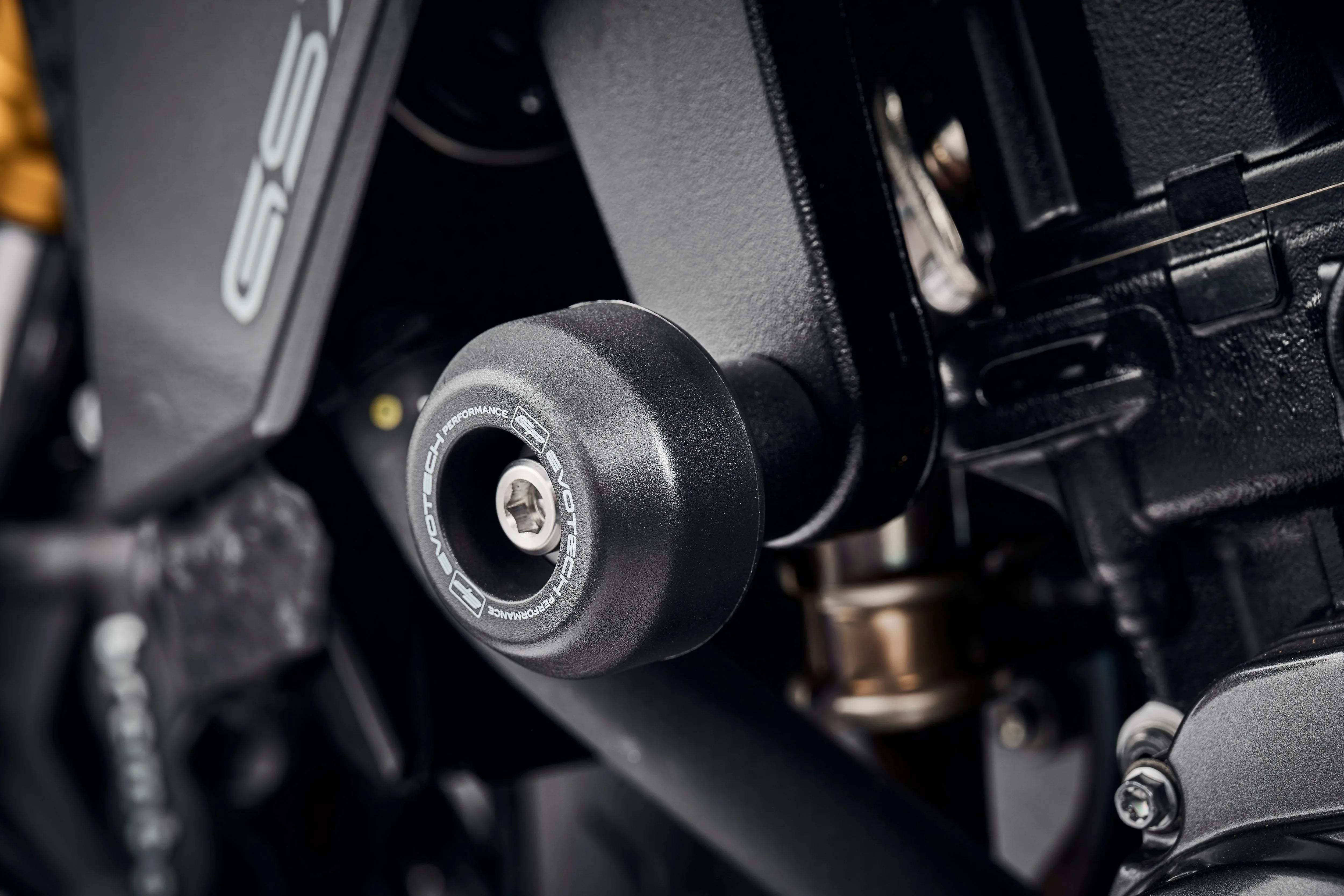 Evotech Suzuki GSX-S1000 Crash Bobbins (2015 - 2021) - Sturzpads | Evotech Performance
