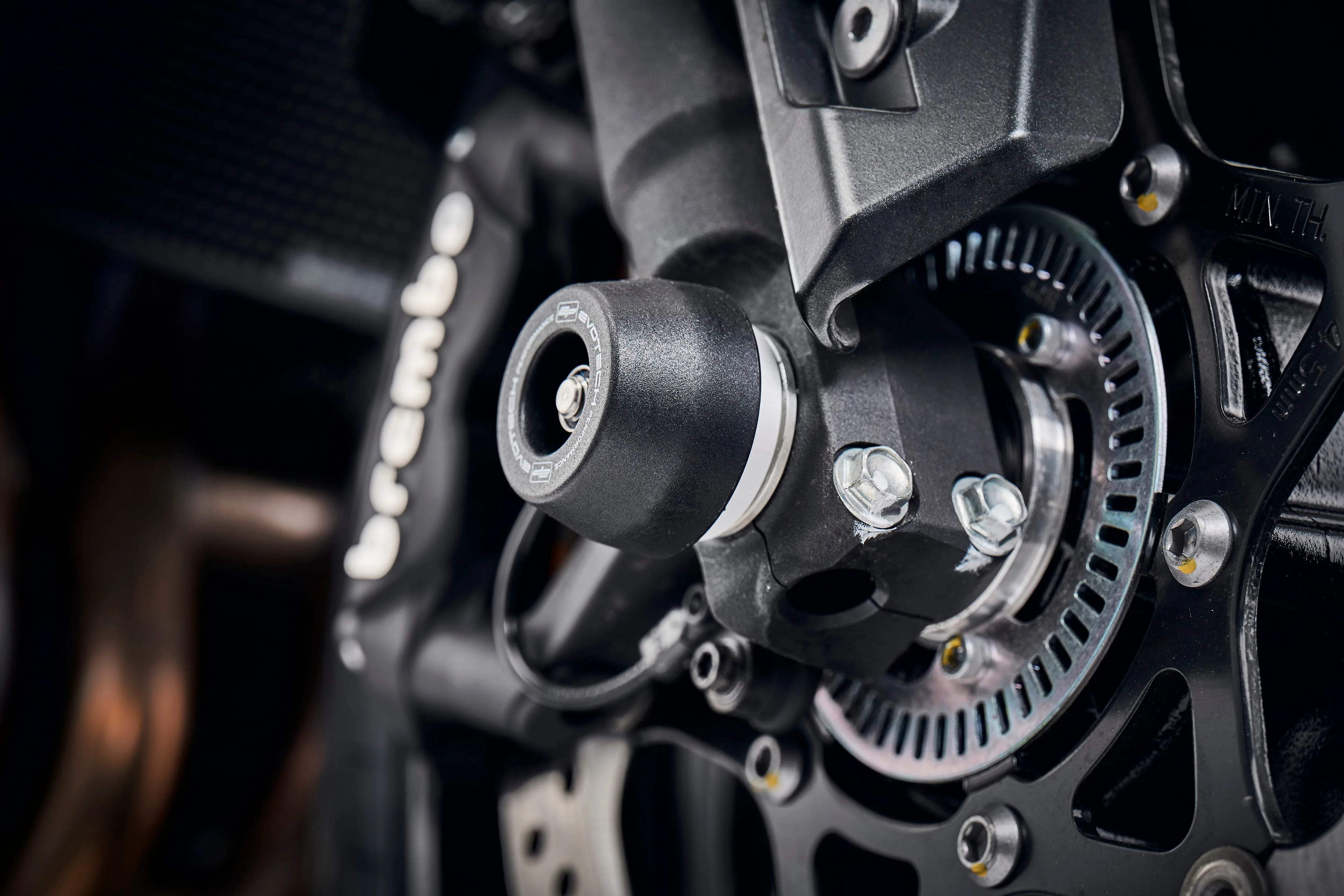 Evotech Front Spindle Bobbins - Suzuki GSX-S1000Y (2018 - 2021) - Spindle Bobbins | Evotech Performance