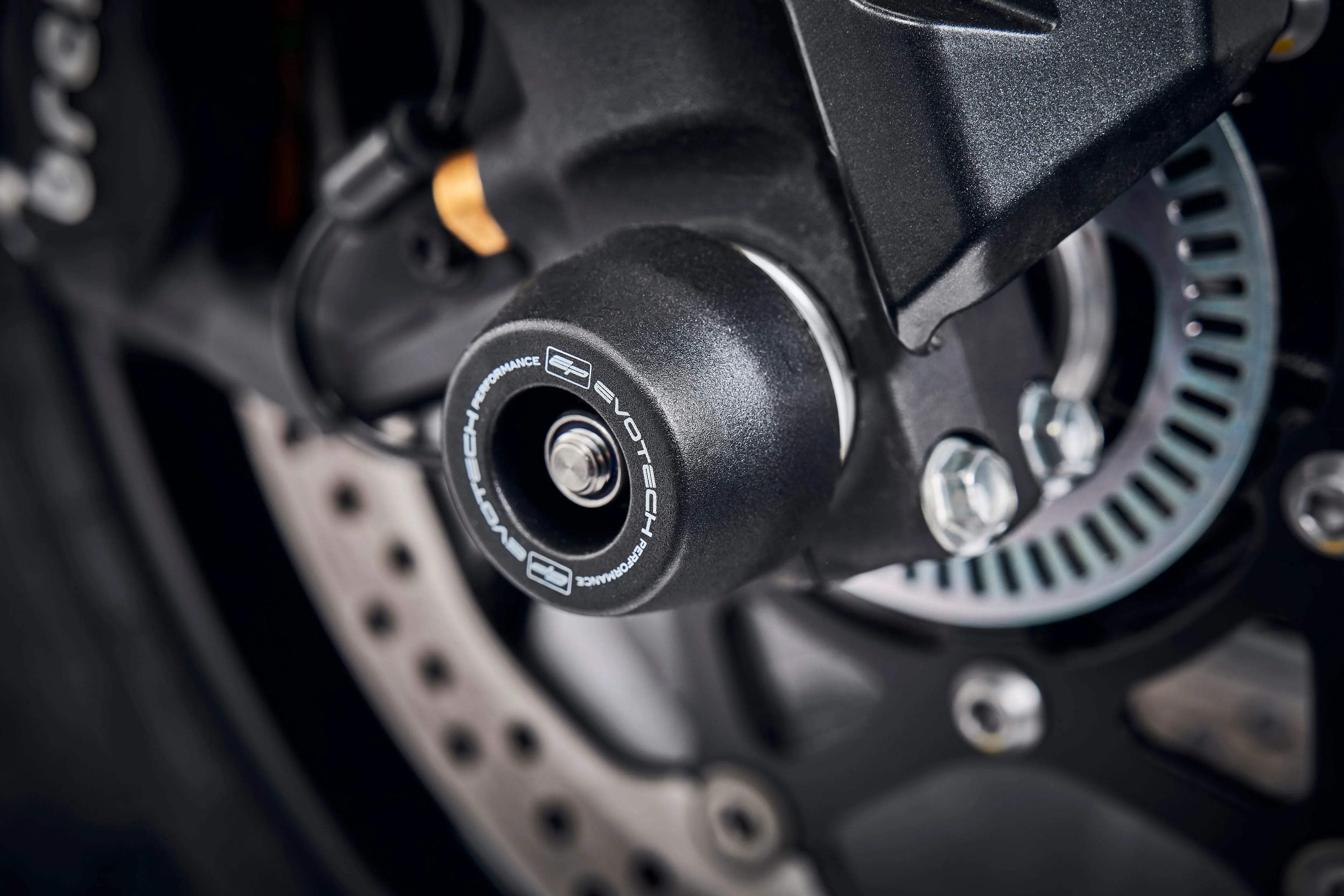 Evotech Front Spindle Bobbins - Suzuki GSX-S1000Y (2018 - 2021) - Spindle Bobbins | Evotech Performance