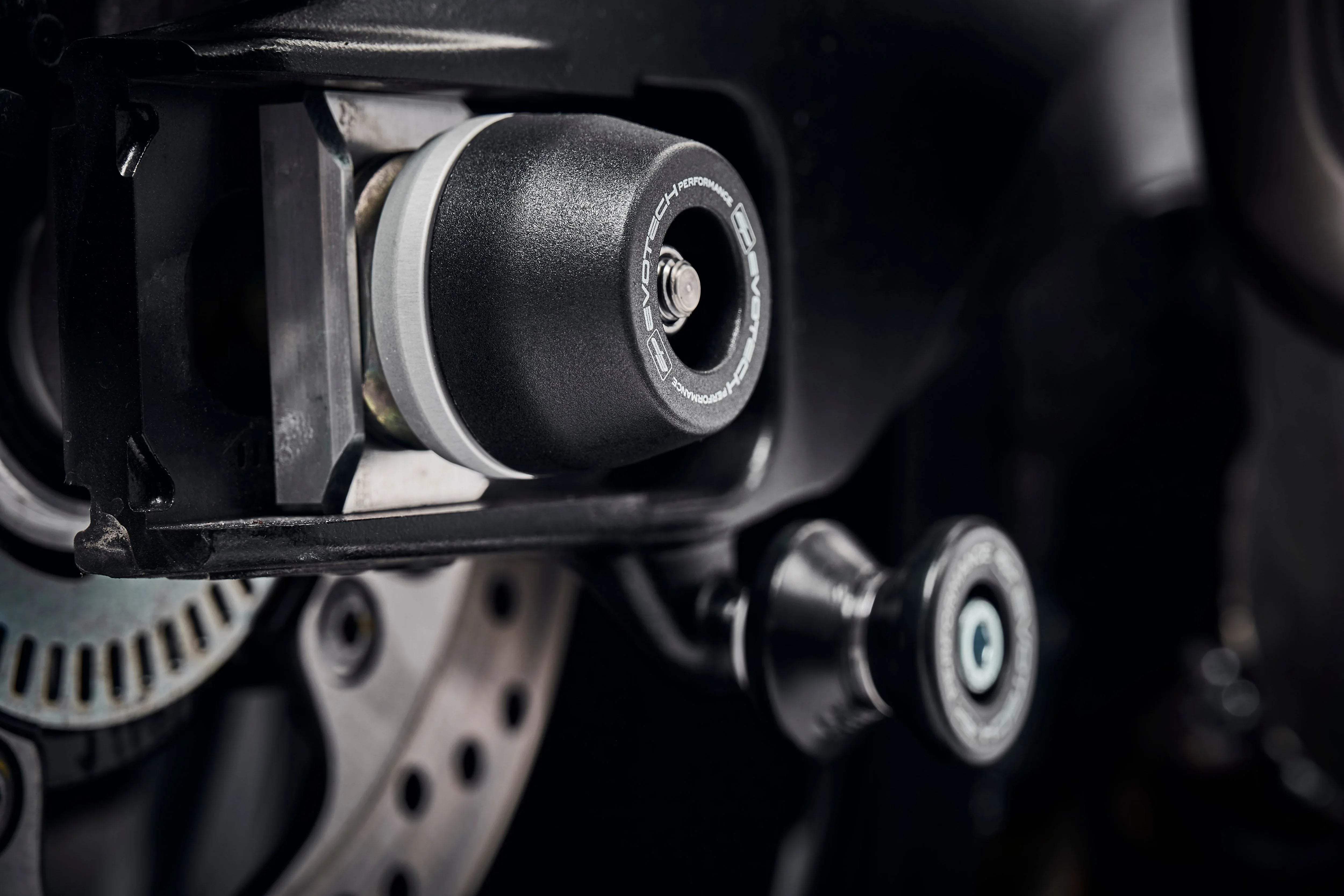Evotech Performance Spindle Bobbins Kit - Suzuki GSX-S1000FZ (2018-2021) - Spindle Bobbins | Evotech Performance