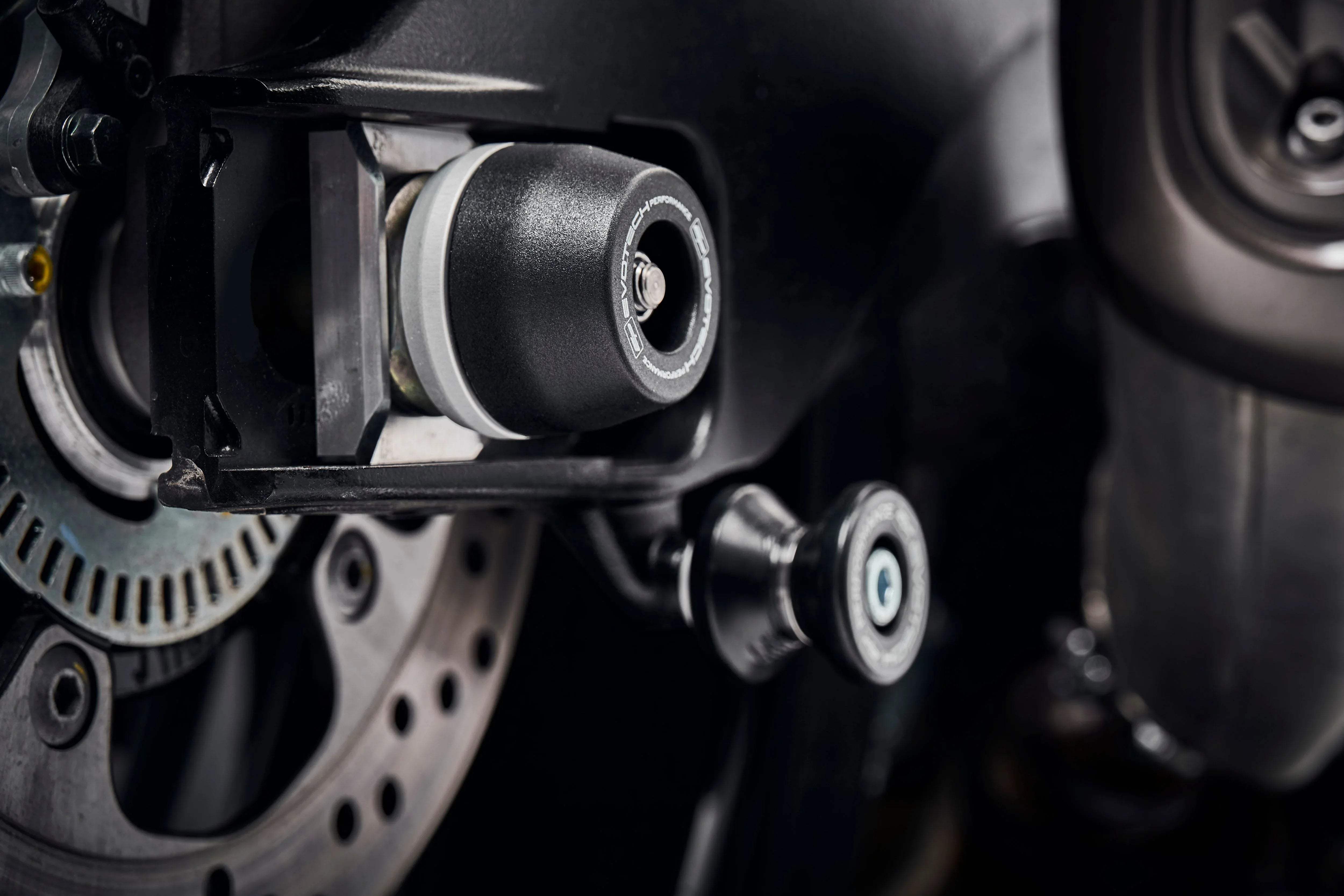 Evotech Rear Spindle Bobbins - Suzuki GSX-S1000Y (2018 - 2021) - Spindle Bobbins | Evotech Performance