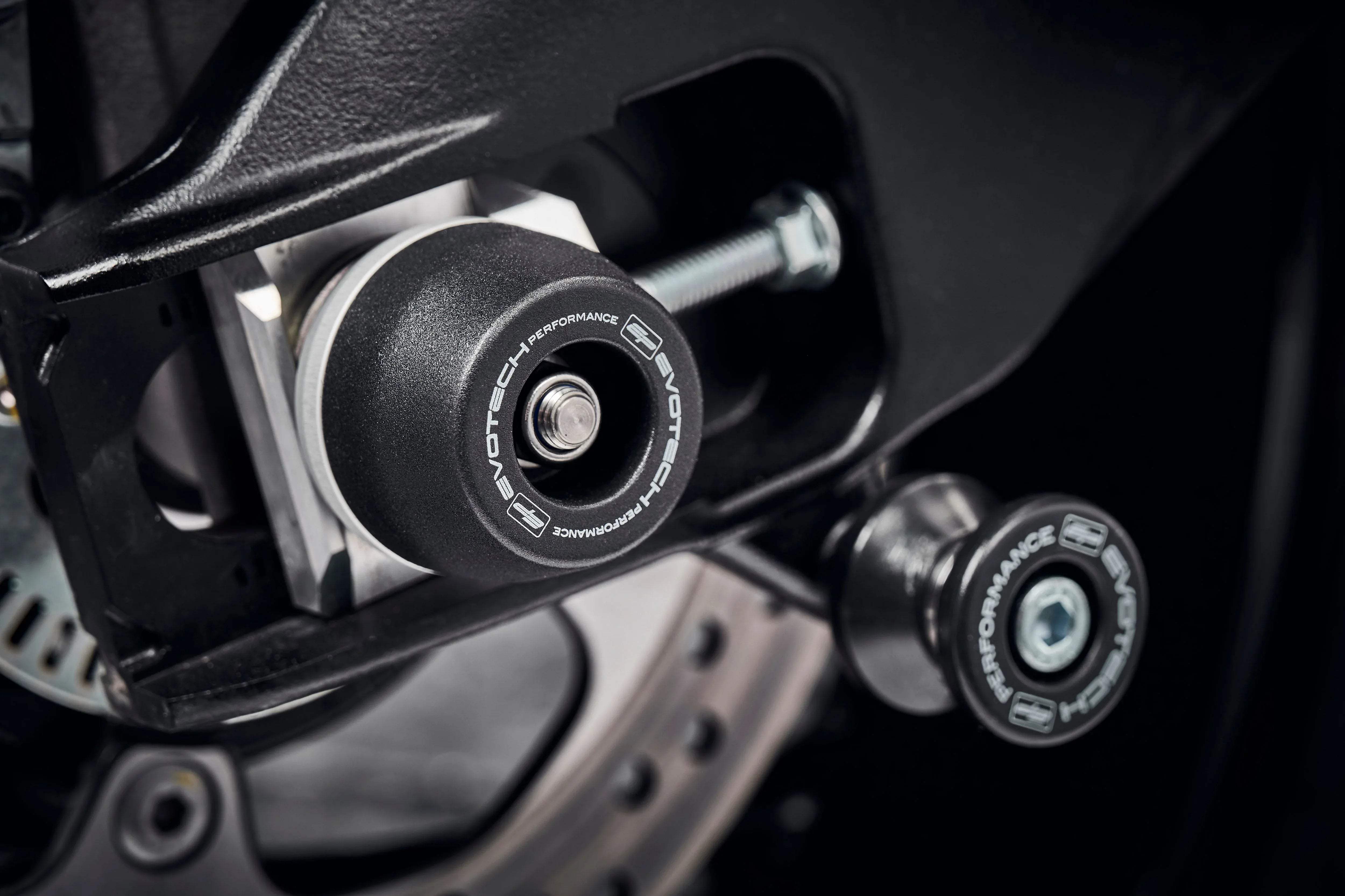 Evotech Performance Spindle Bobbins Kit - Suzuki GSX-S1000Y (2018-2021) - Spindle Bobbins | Evotech Performance