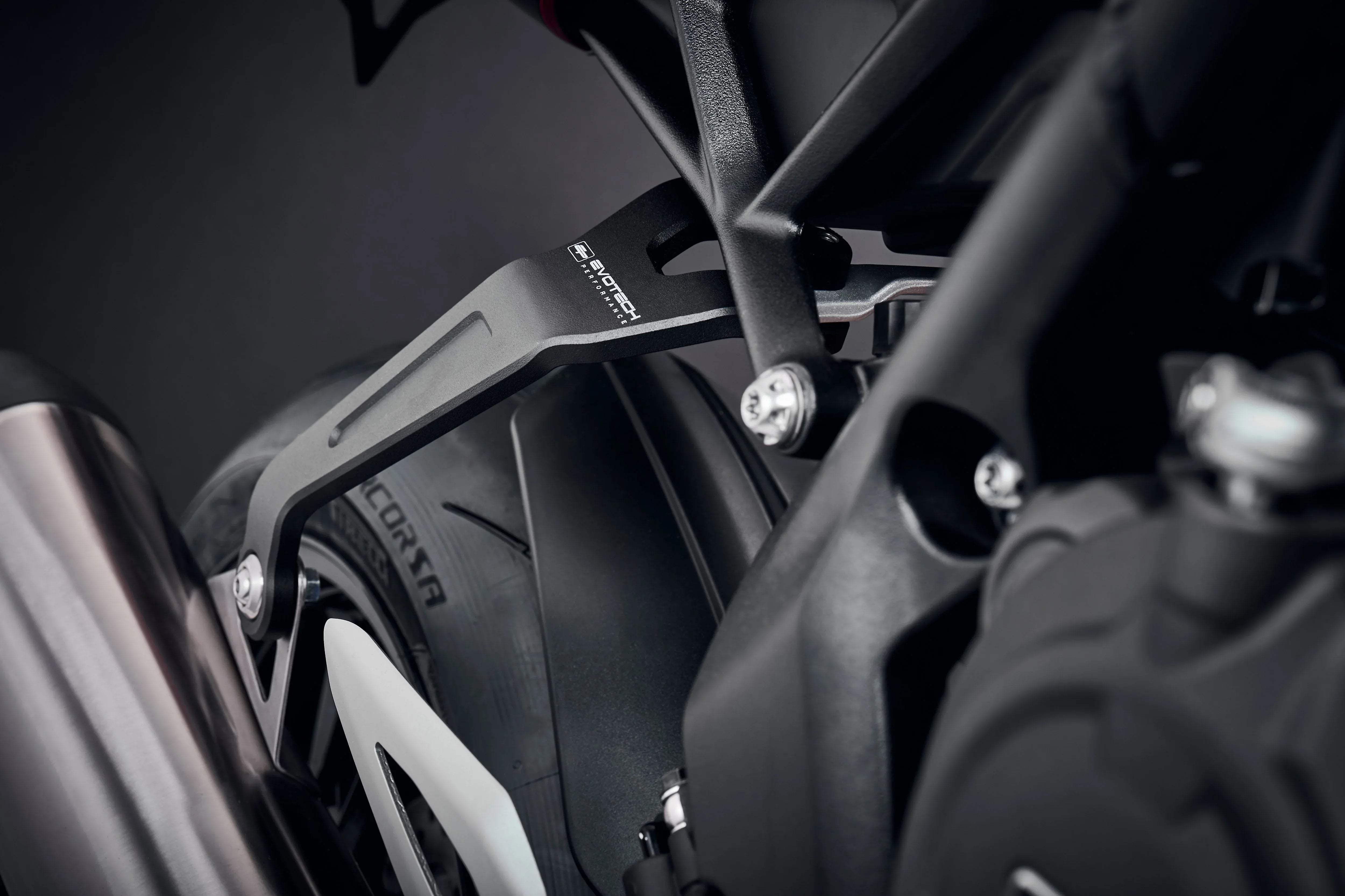 Evotech Performance Triumph Speed Triple 1200 RR Black Exhaust Hanger (2022+) - Auspuffhalterung | Evotech Performance
