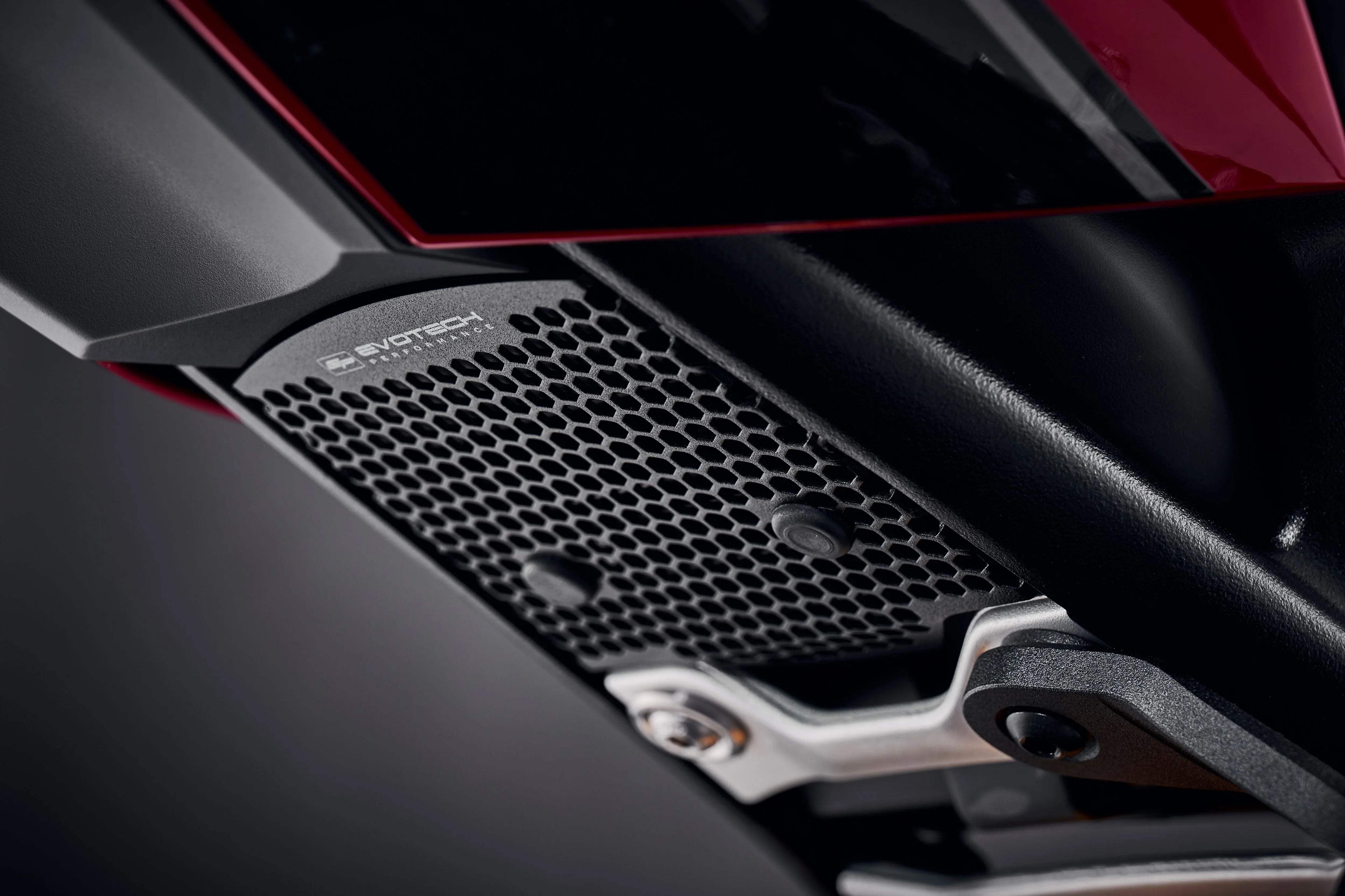 Evotech Performance Rectifier Guard - Triumph Speed Triple 1200 RR (2022+) - Gleichrichterschutzgitter | Evotech Performance