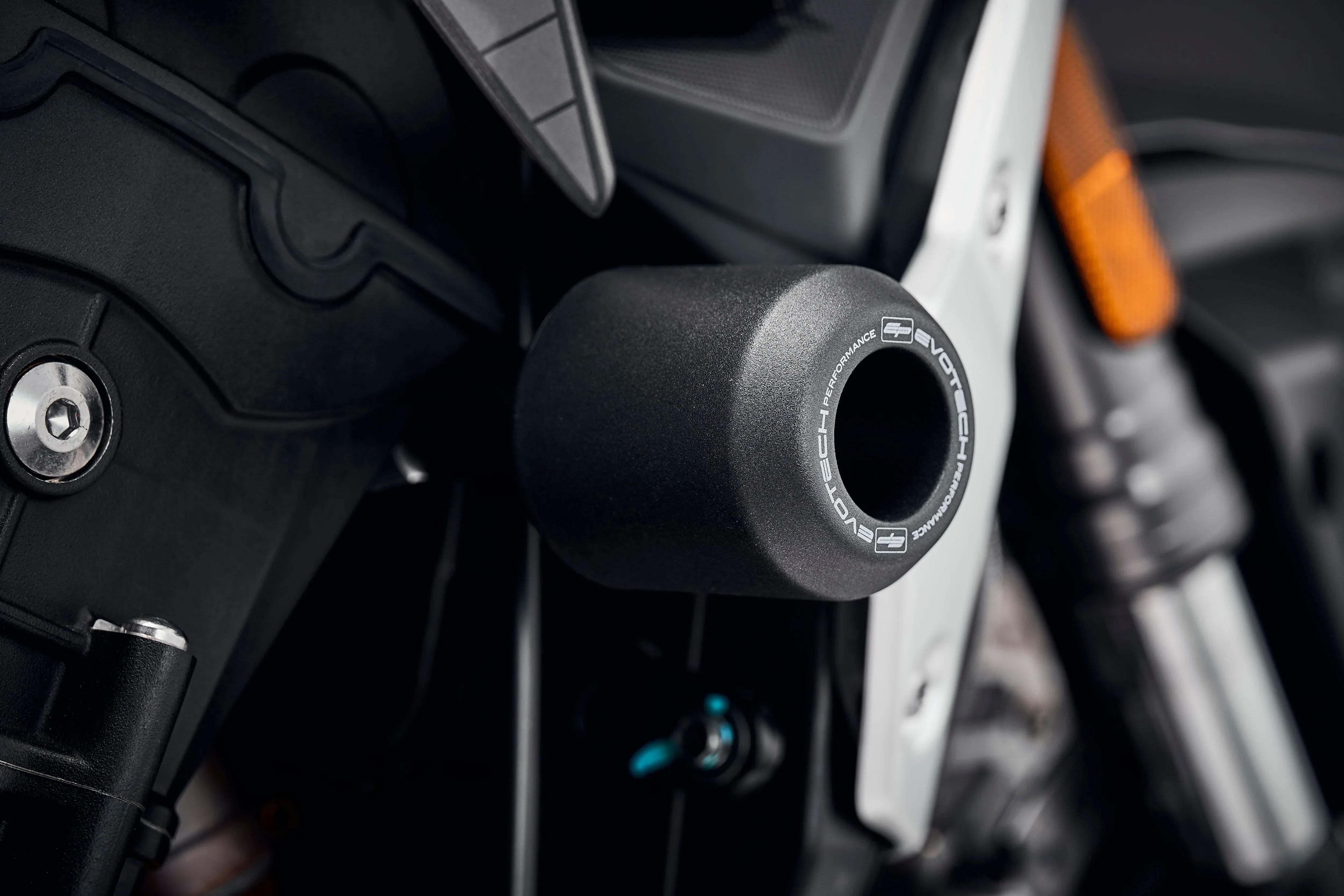 Evotech Triumph Street Triple R Crash Bobbins (2020-2022) - Sturzpads | Evotech Performance