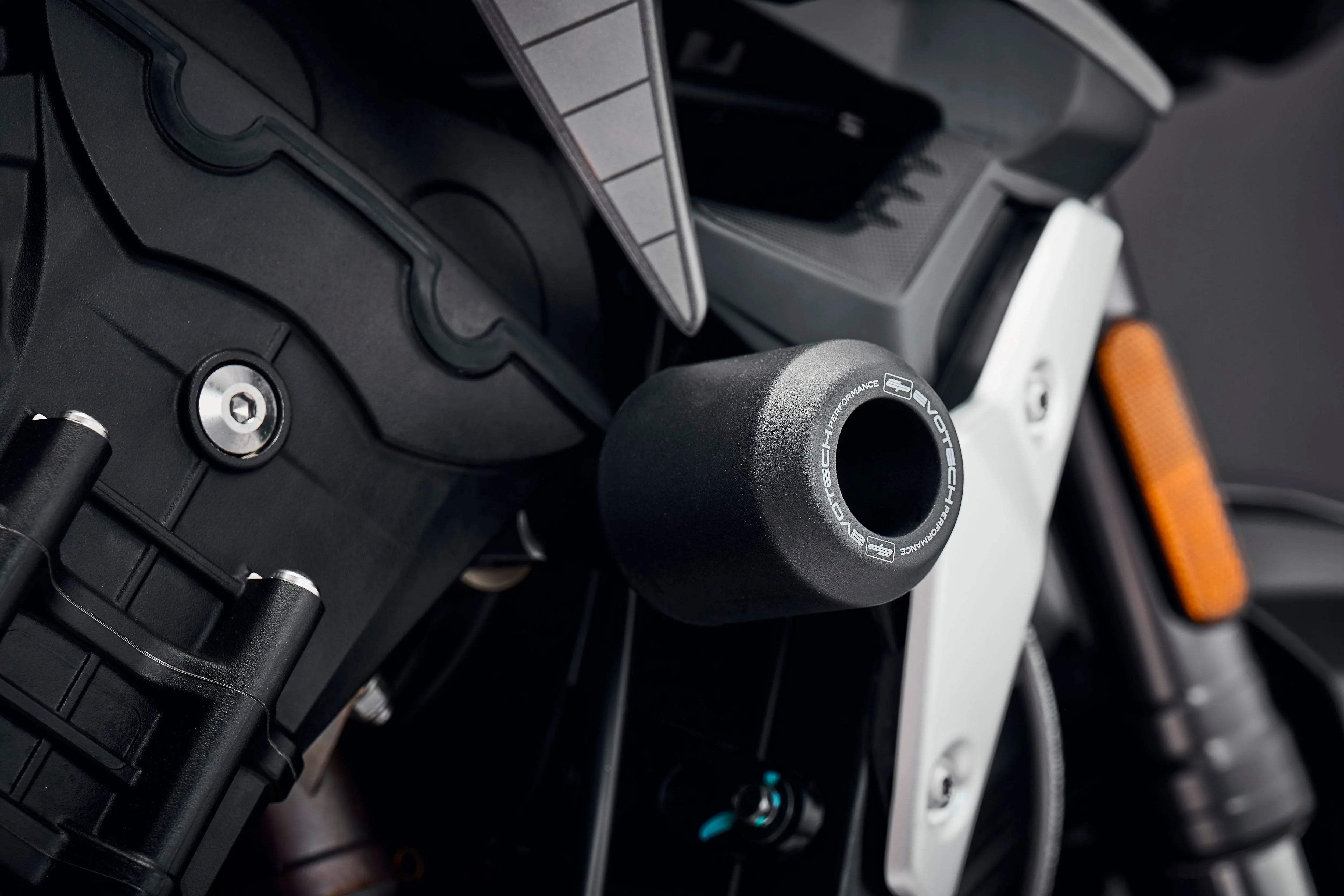 Evotech Triumph Street Triple R Crash Bobbins (2020-2022) - Sturzpads | Evotech Performance