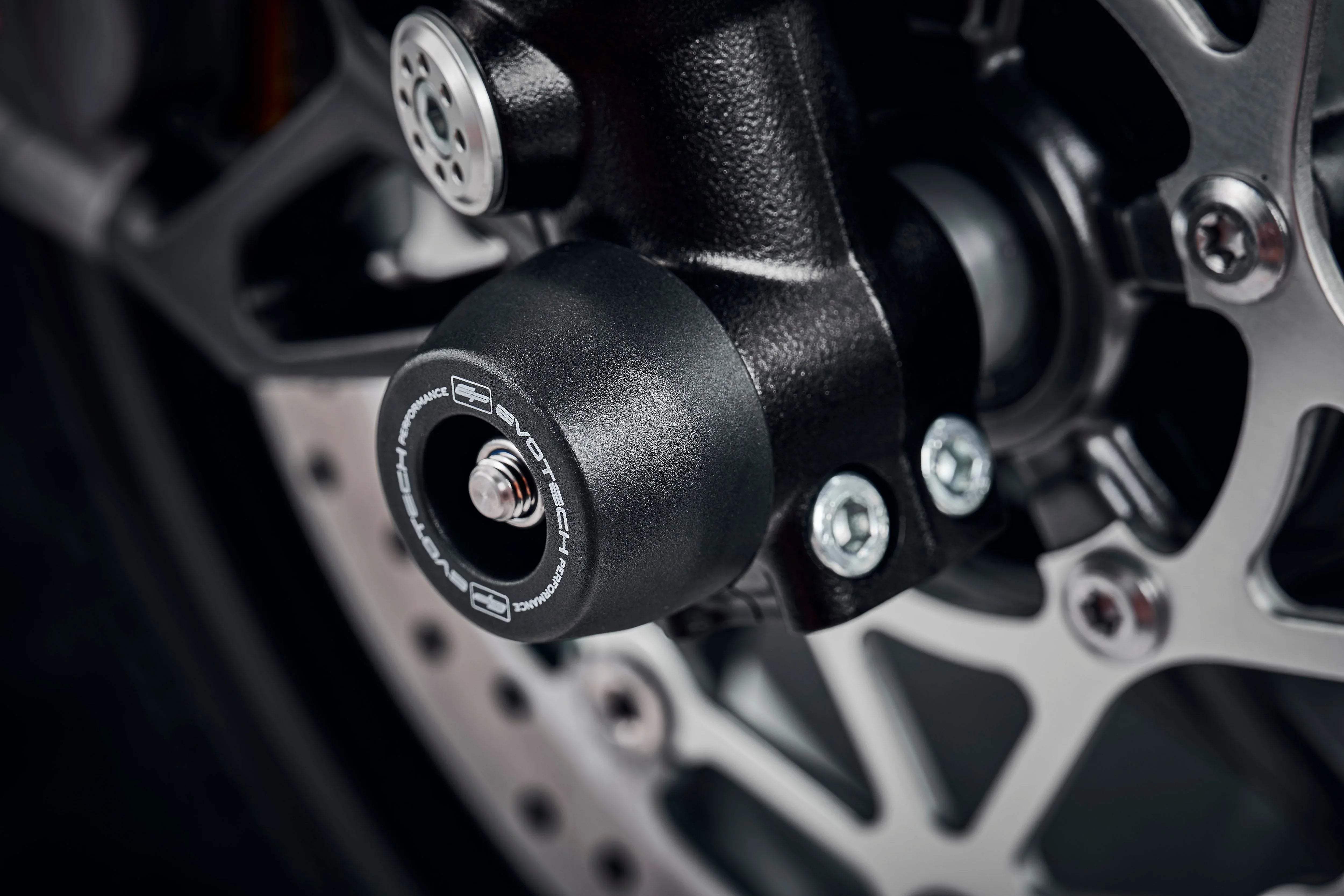 Evotech Performance Spindle Bobbins Kit - Triumph Street Triple R (2017-2019) - Spindle Bobbins | Evotech Performance