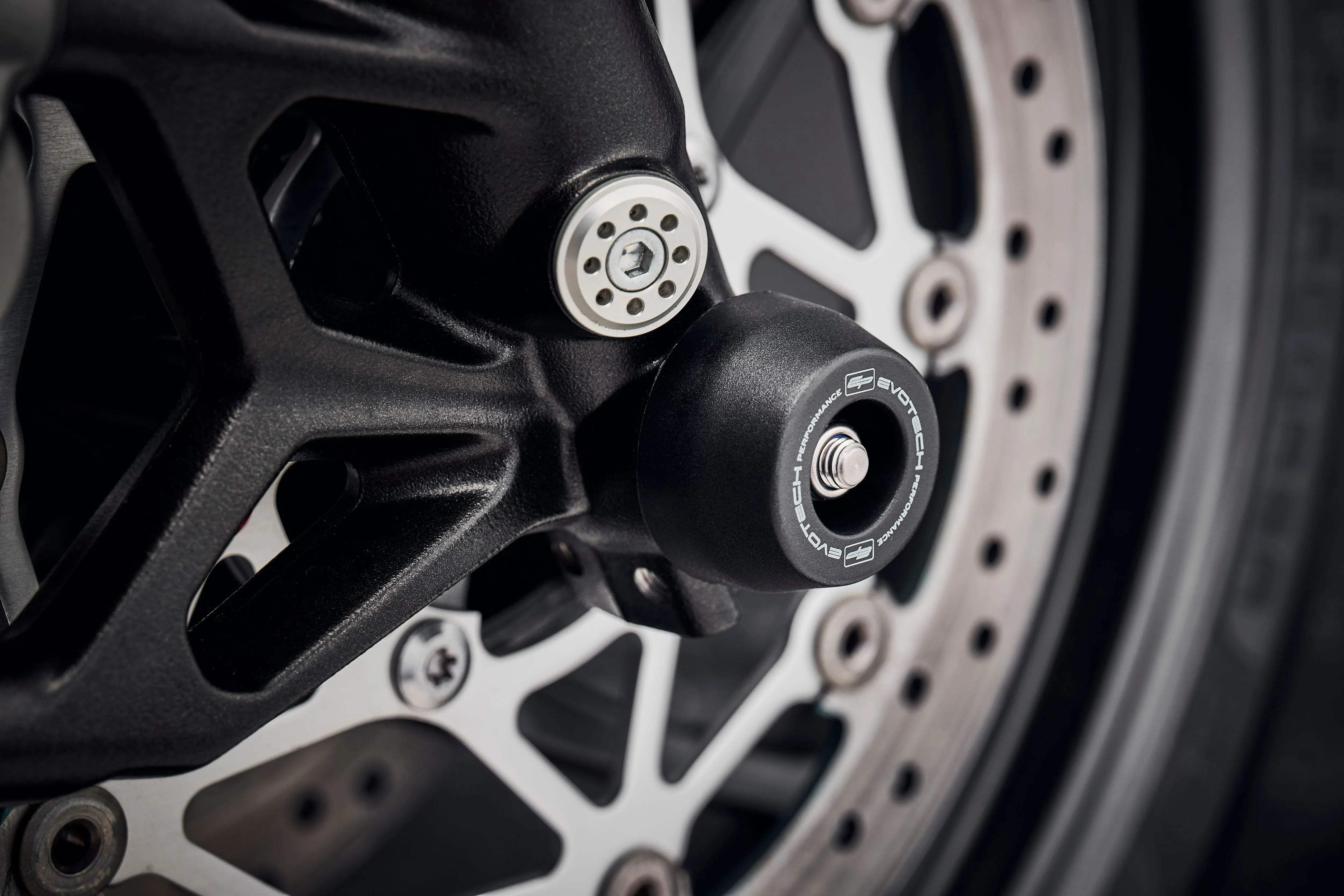 Evotech Front Spindle Bobbins - Triumph Street Triple RS (2017-2019) - Spindle Bobbins | Evotech Performance
