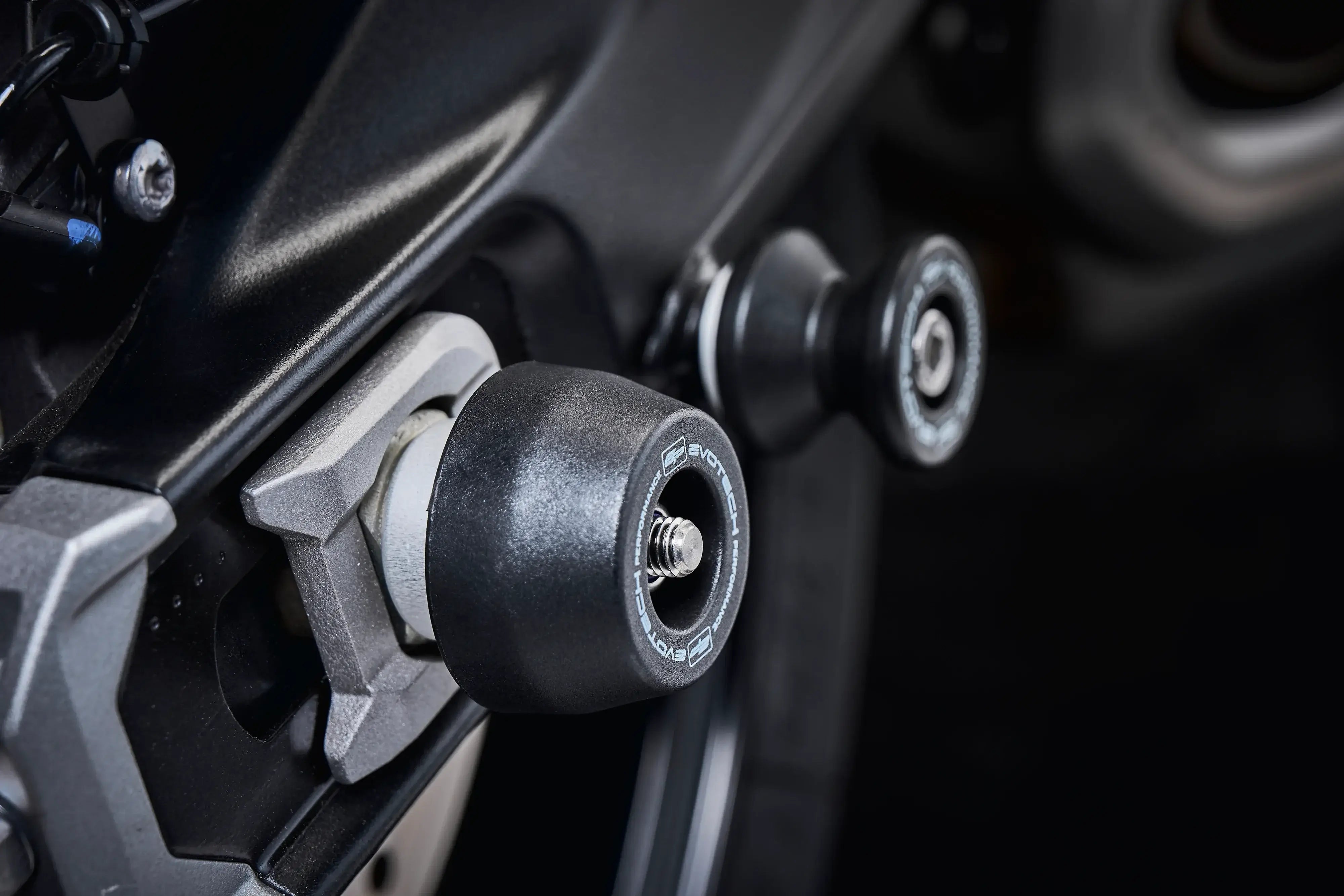 Evotech Rear Spindle Bobbins - Triumph Tiger Sport 800 (2025+) - Spindle Bobbins | Evotech Performance
