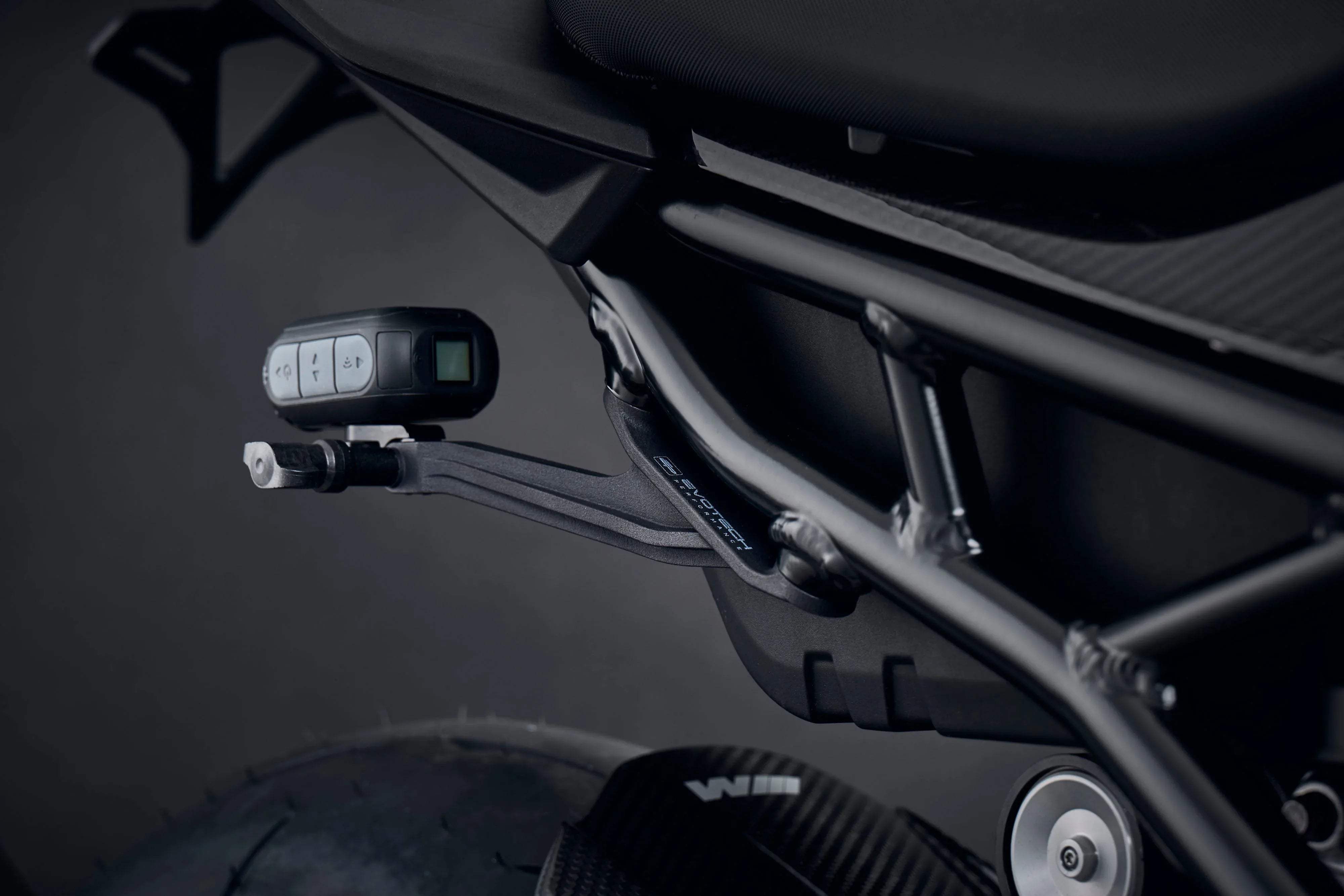 Evotech Footpeg Rear facing Action Camera Mount - BMW S 1000 RR (2025+) (Right-hand Side) - Action Cam Halterung | Evotech Performance