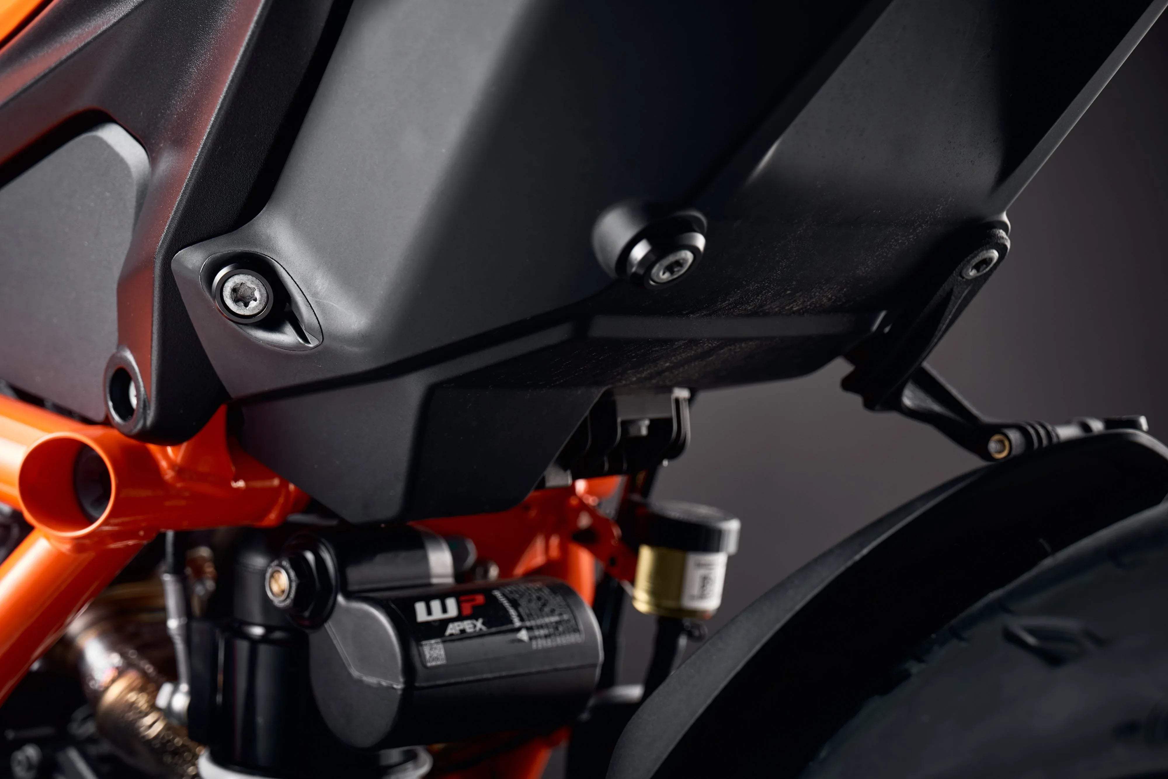 Evotech KTM 1290 Super Duke R Evo Pillion Footpeg Removal Kit (2022+) - Soziusfußrastenabdeckung | Evotech Performance