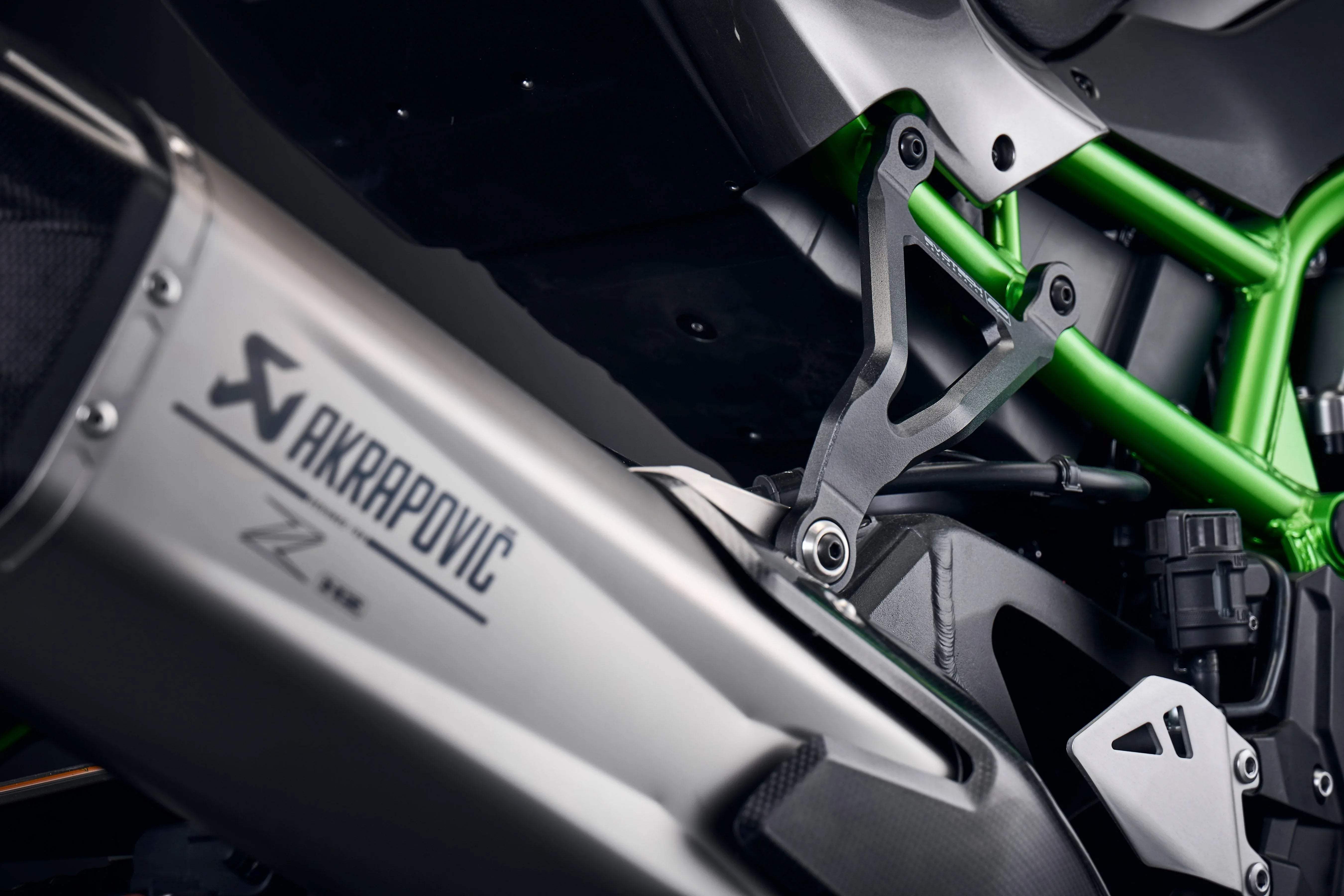 Evotech Kawasaki Z H2 Exhaust Hanger Kit (2020+) - Auspuffhalterung | Evotech Performance