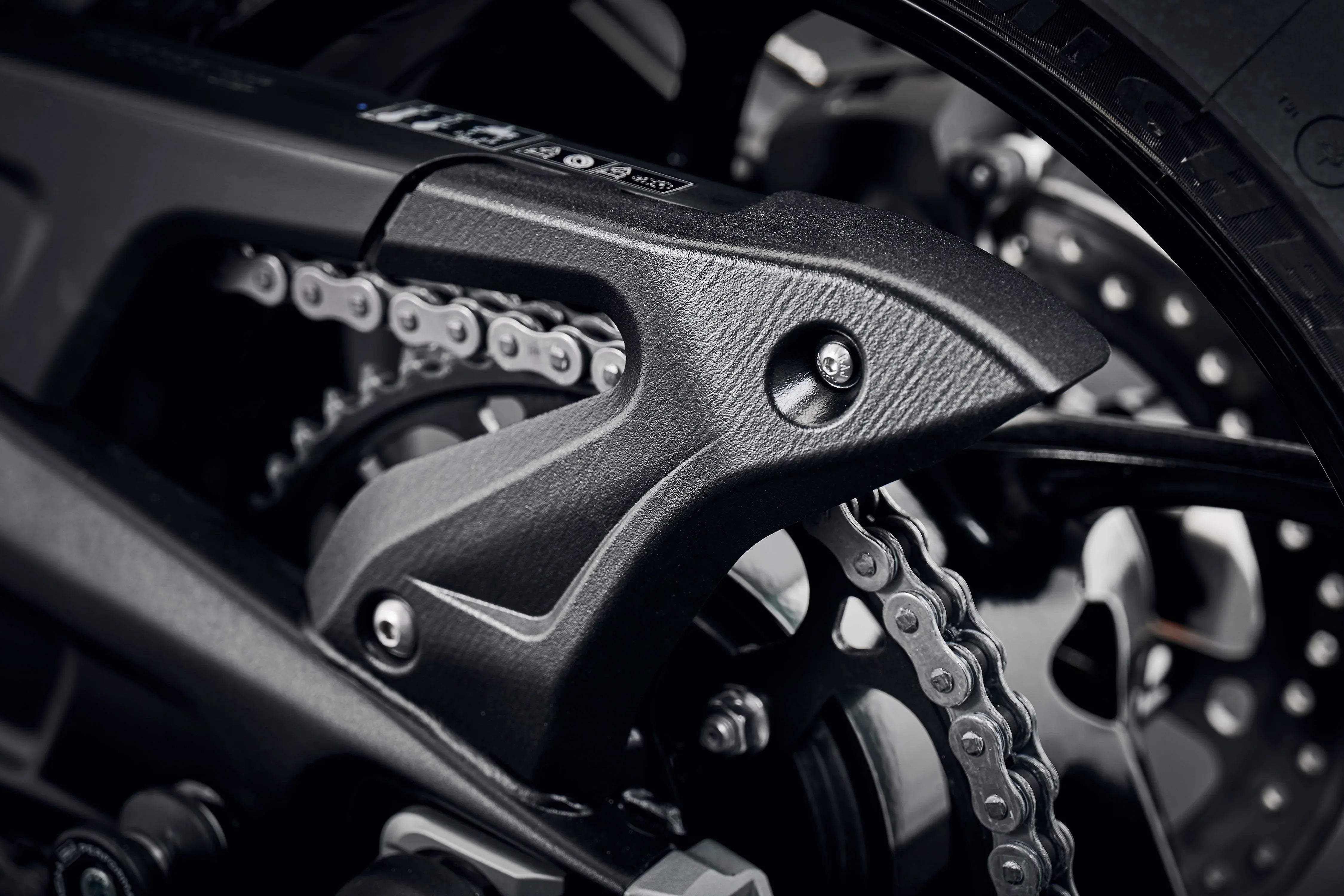Evotech Chain Guard Swingarm Cover - Triumph Trident (2021 - 2024) - Kennzeichenhalter | Evotech Performance