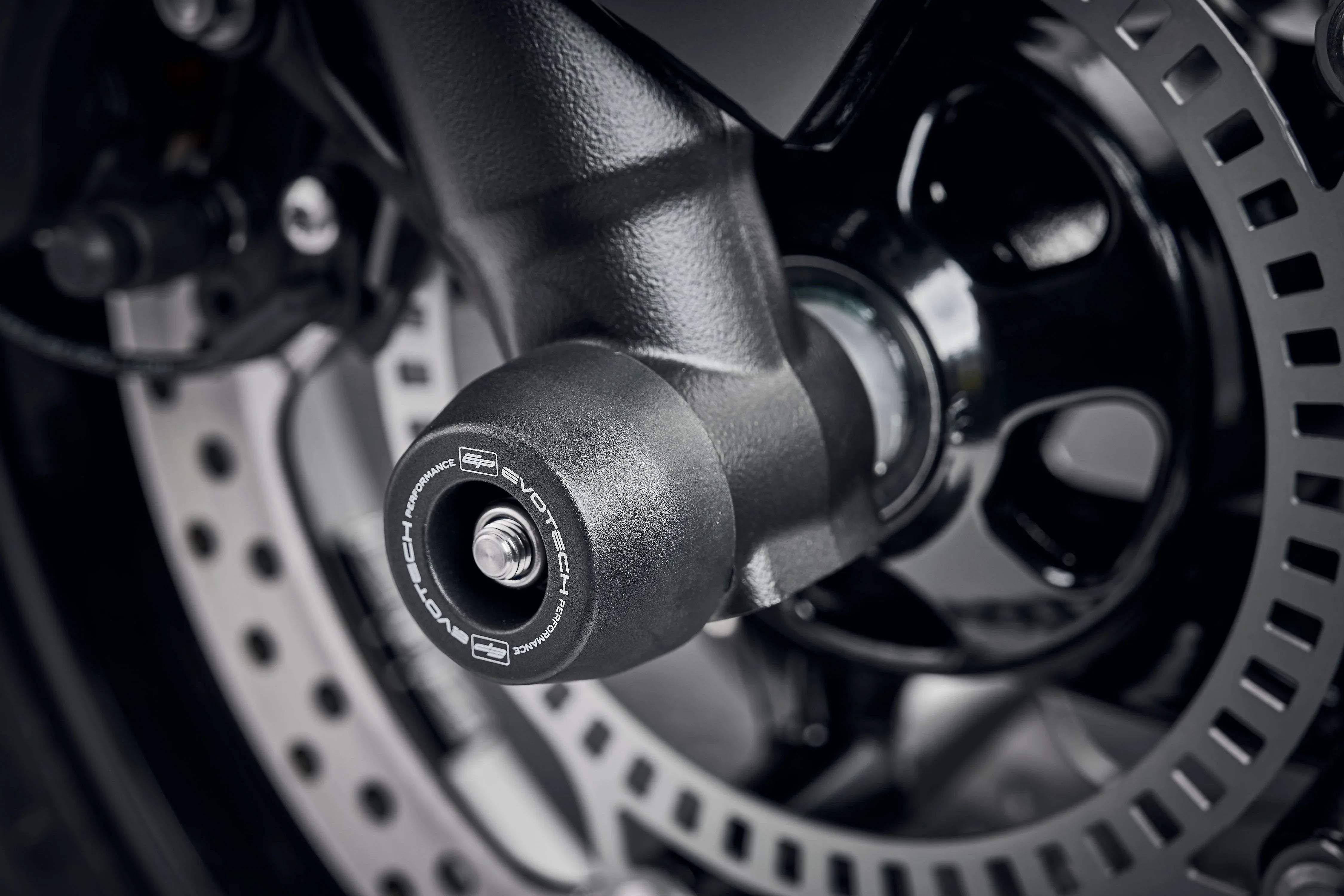 Evotech Performance Spindle Bobbins Kit - Triumph Trident (2021 - 2024) - Spindle Bobbins | Evotech Performance