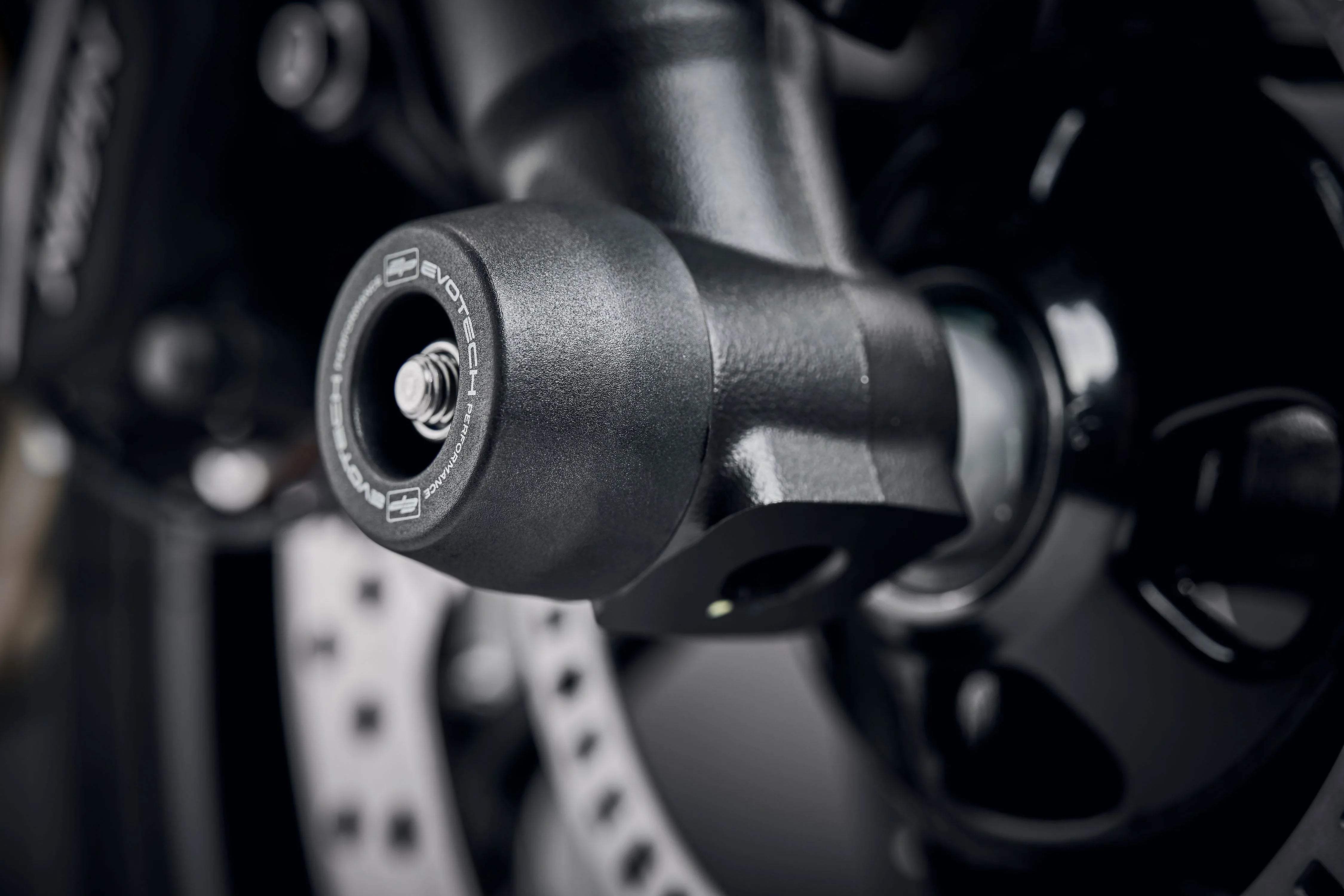 Evotech Front Spindle Bobbins - Triumph Trident (2021 - 2024) - Spindle Bobbins | Evotech Performance