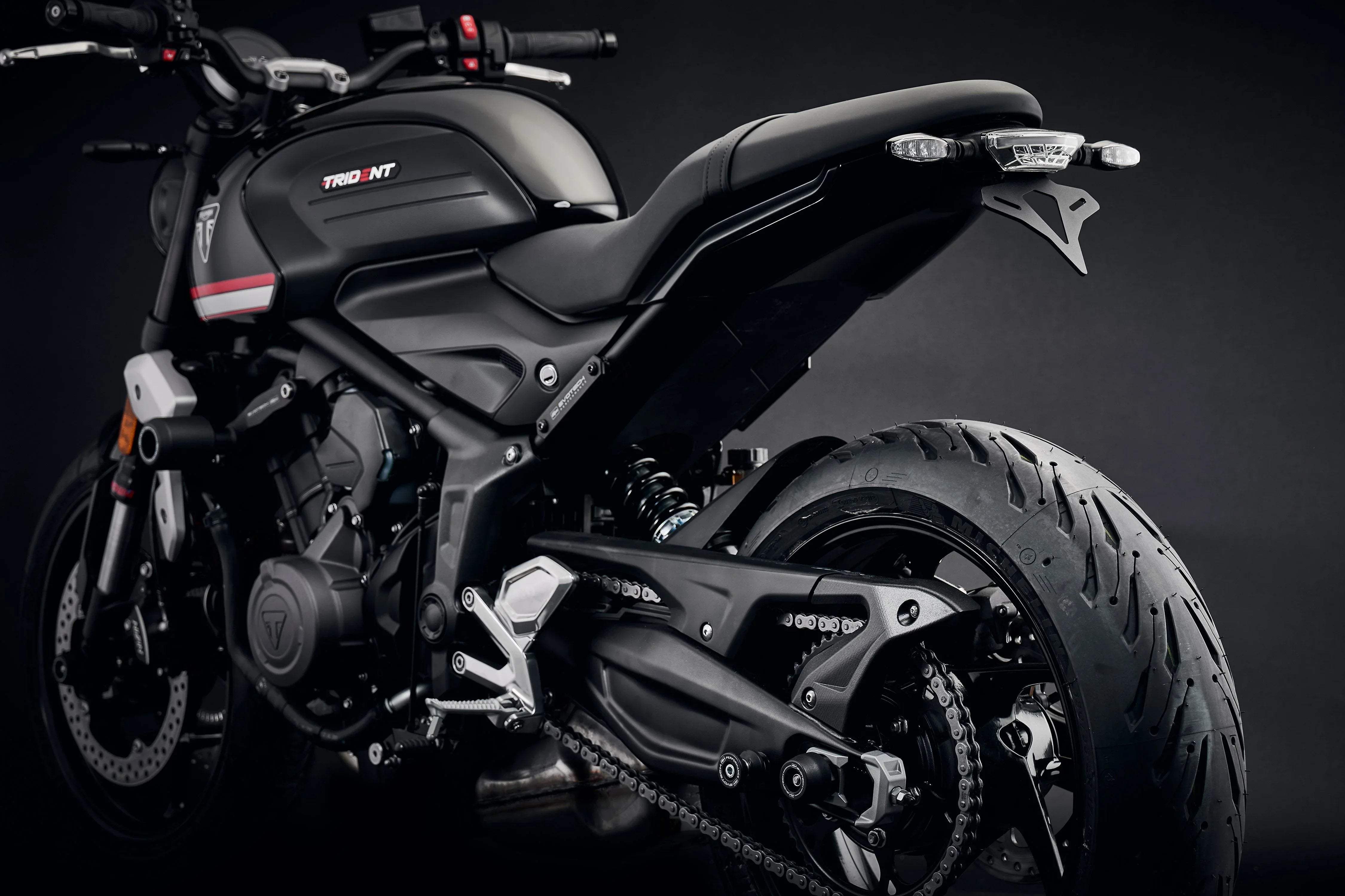 Evotech Chain Guard Swingarm Cover - Triumph Trident (2021 - 2024) - Kennzeichenhalter | Evotech Performance