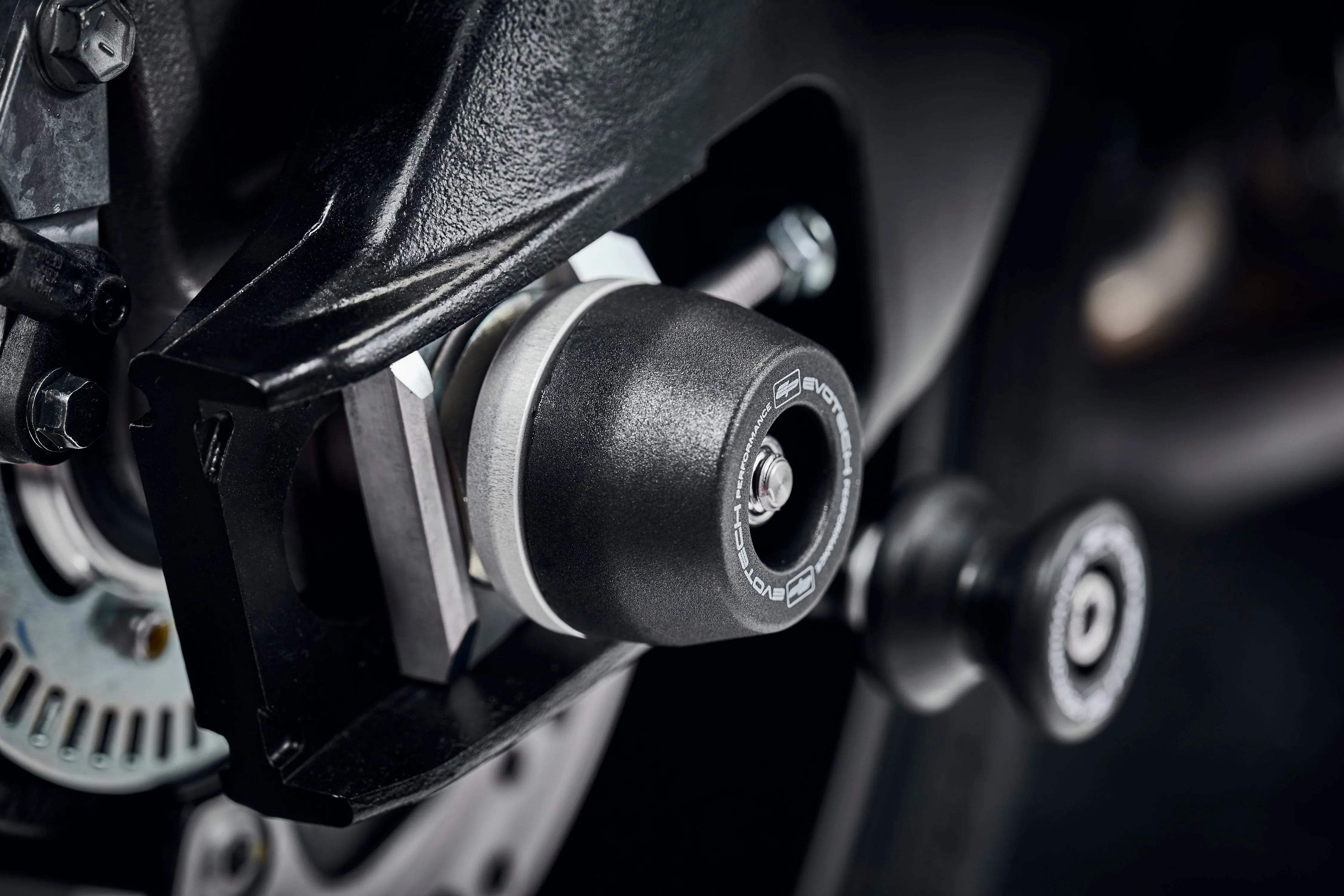 Evotech Performance Rear Spindle Bobbins - Suzuki GSX-S1000GT (2022+) - Spindle Bobbins | Evotech Performance