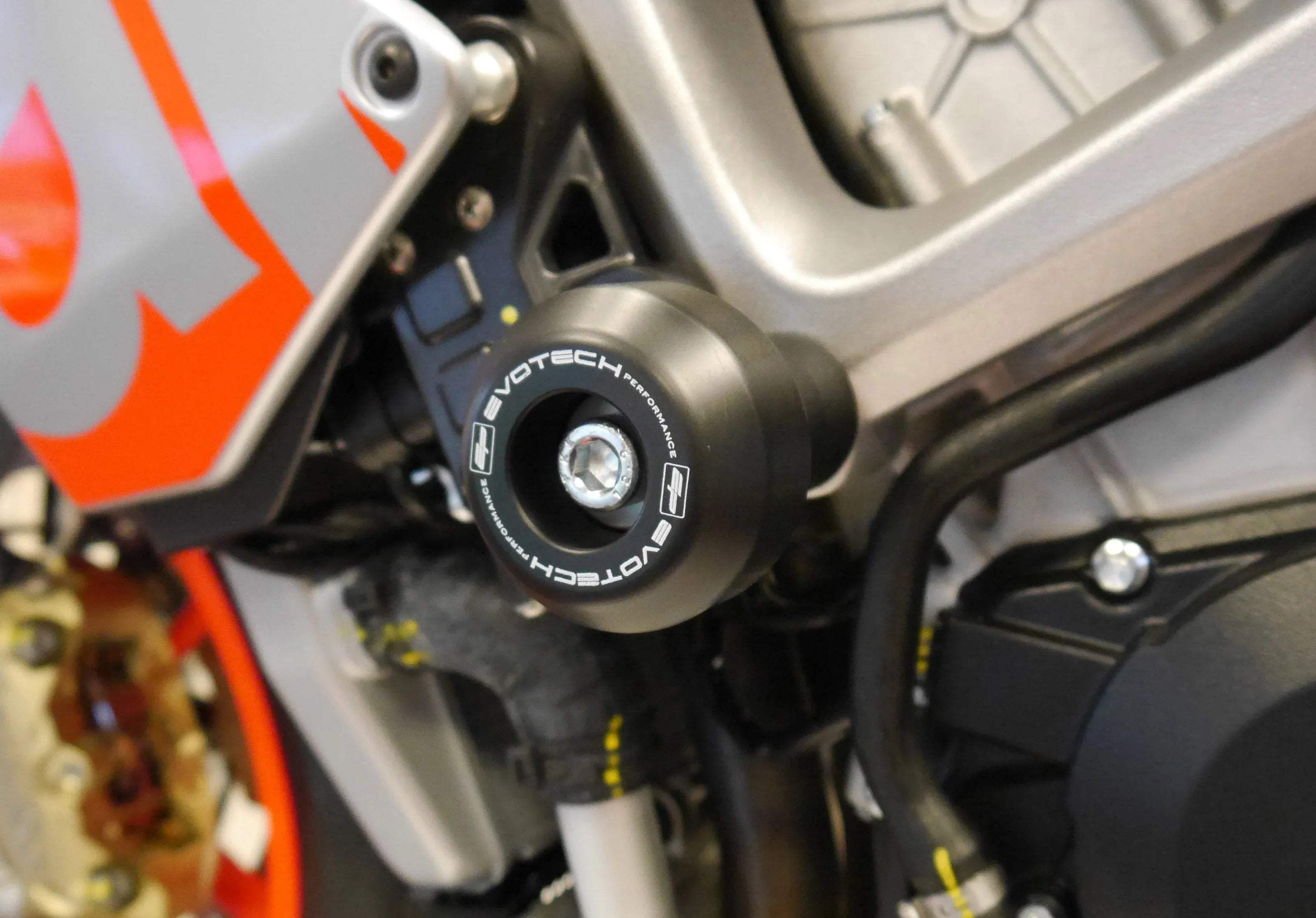 Evotech Crash Protection Bobbins - Aprilia Tuono V4 1100 RR (2015 - 2016) - Sturzpads | Evotech Performance