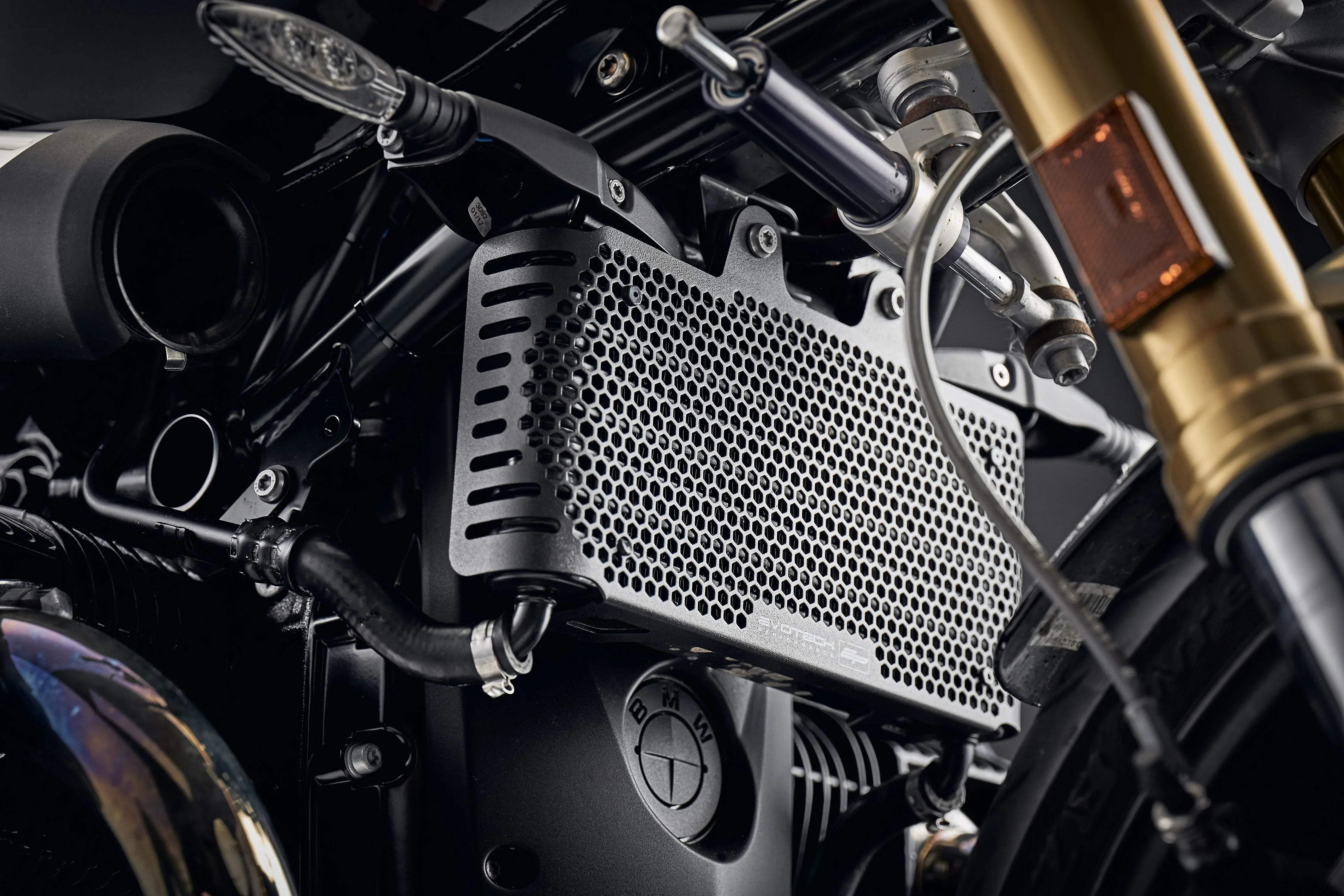 Evotech BMW R nineT Oil Cooler Guard 2013 - 2016 - Kühlerschutzgitter | Evotech Performance
