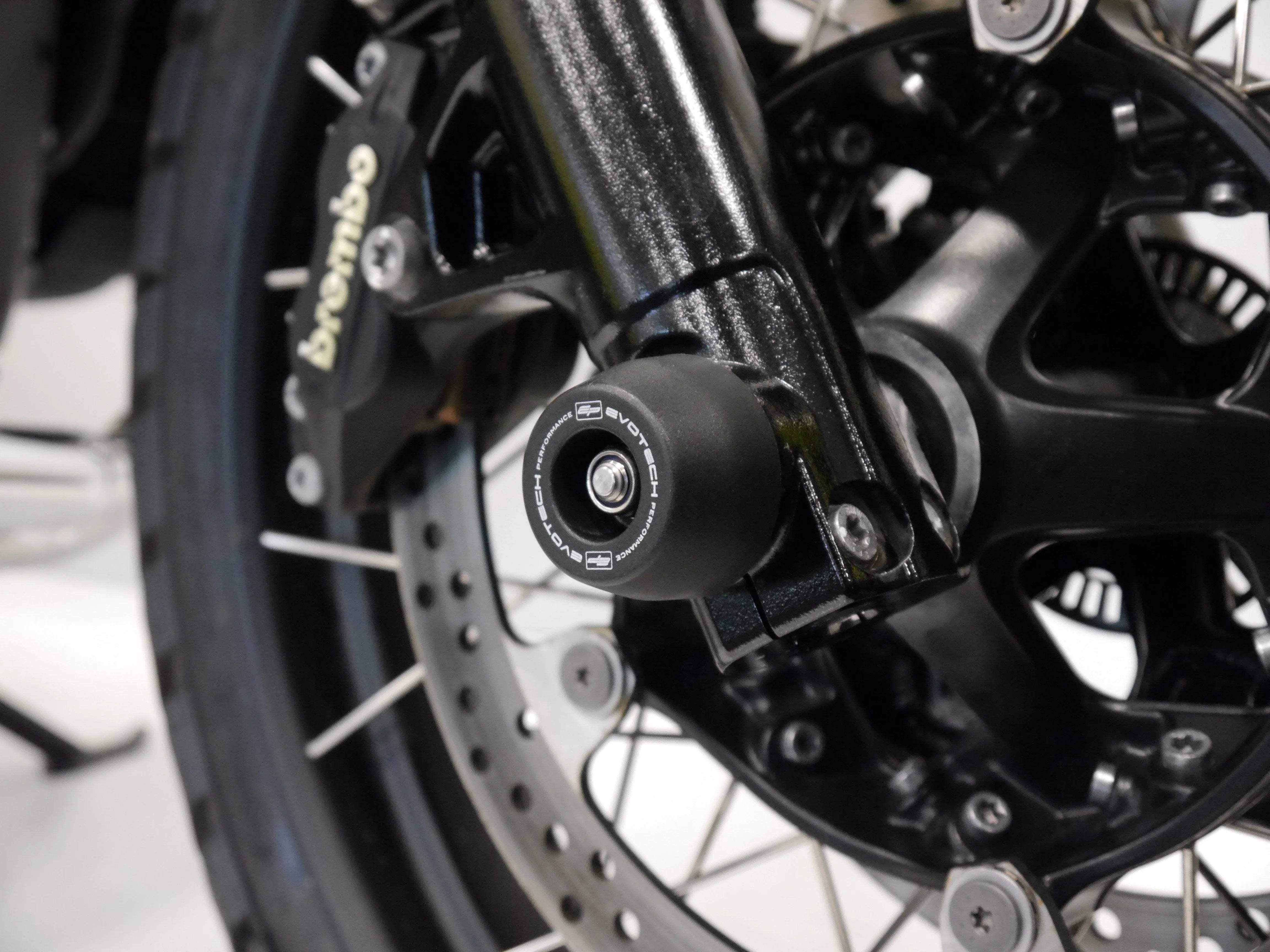 Evotech Front Spindle Bobbins - BMW R nineT Scrambler (2017+) - Spindle Bobbins | Evotech Performance