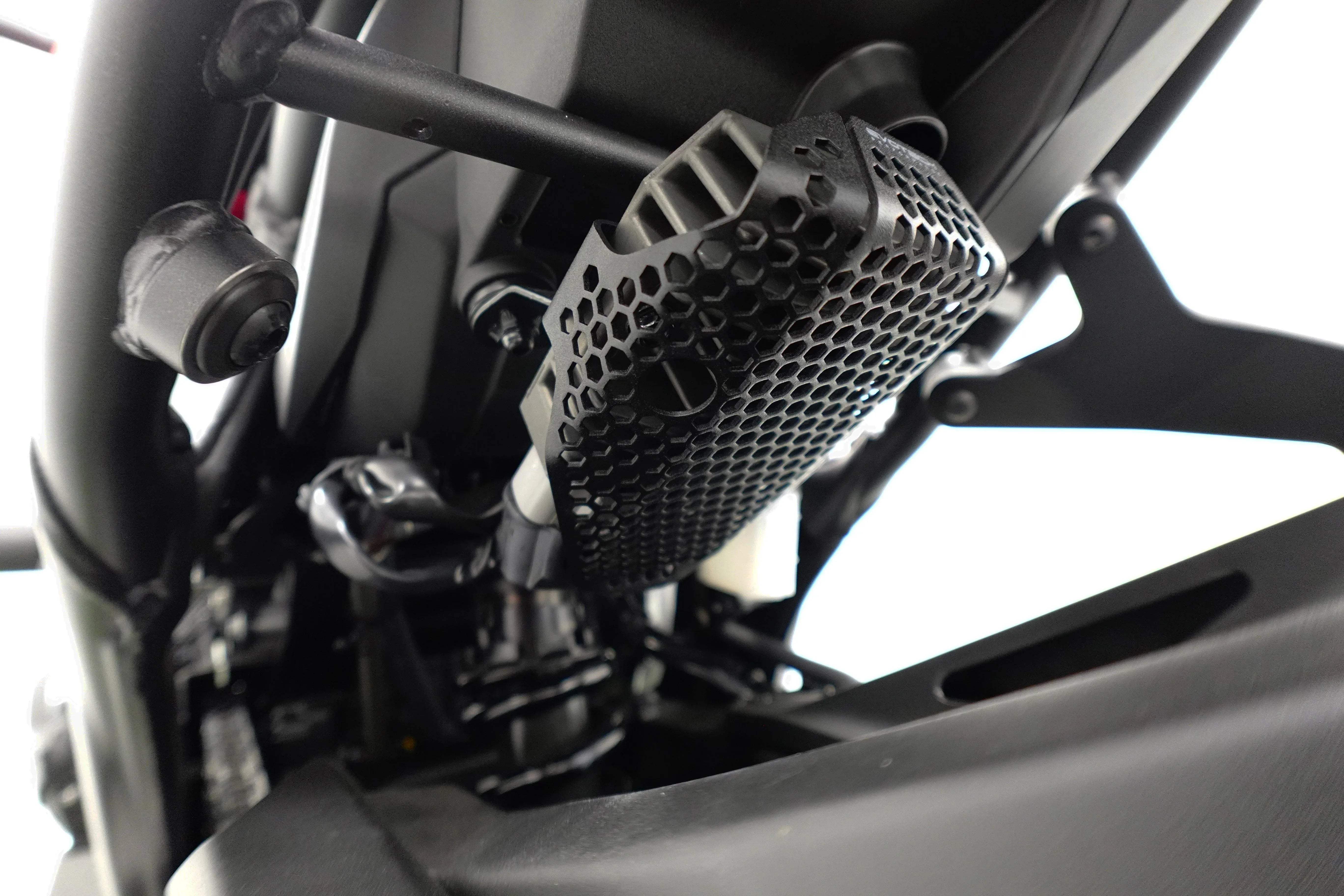 Evotech Rectifier Guard - Honda CB1000 Hornet (2025+) - Soziusfußrastenabdeckung | Evotech Performance