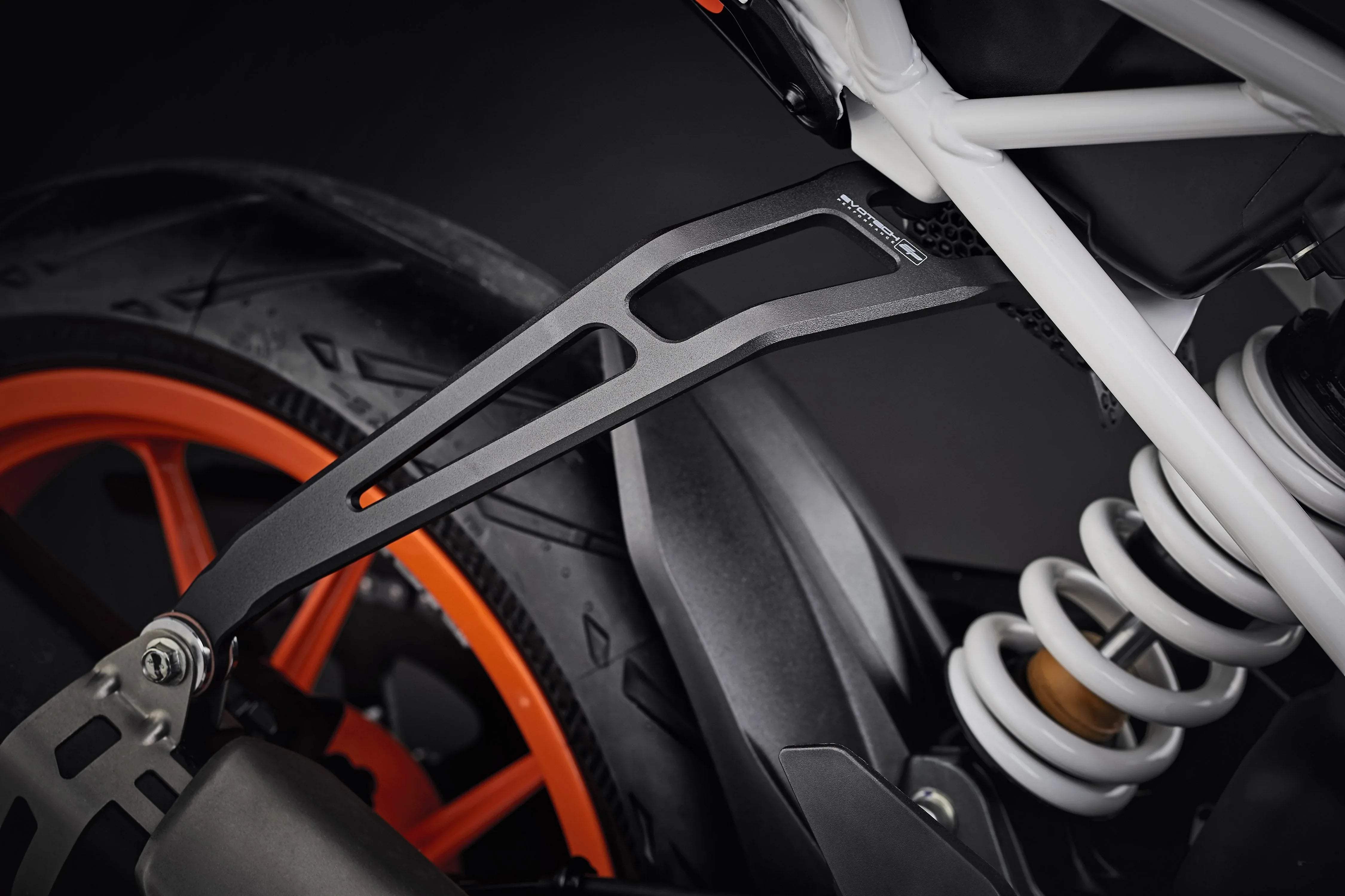 Evotech KTM 125 Duke Exhaust Hanger & Rectifier Guard Set (2017 - 2023) - Gleichrichterschutz | Evotech Performance