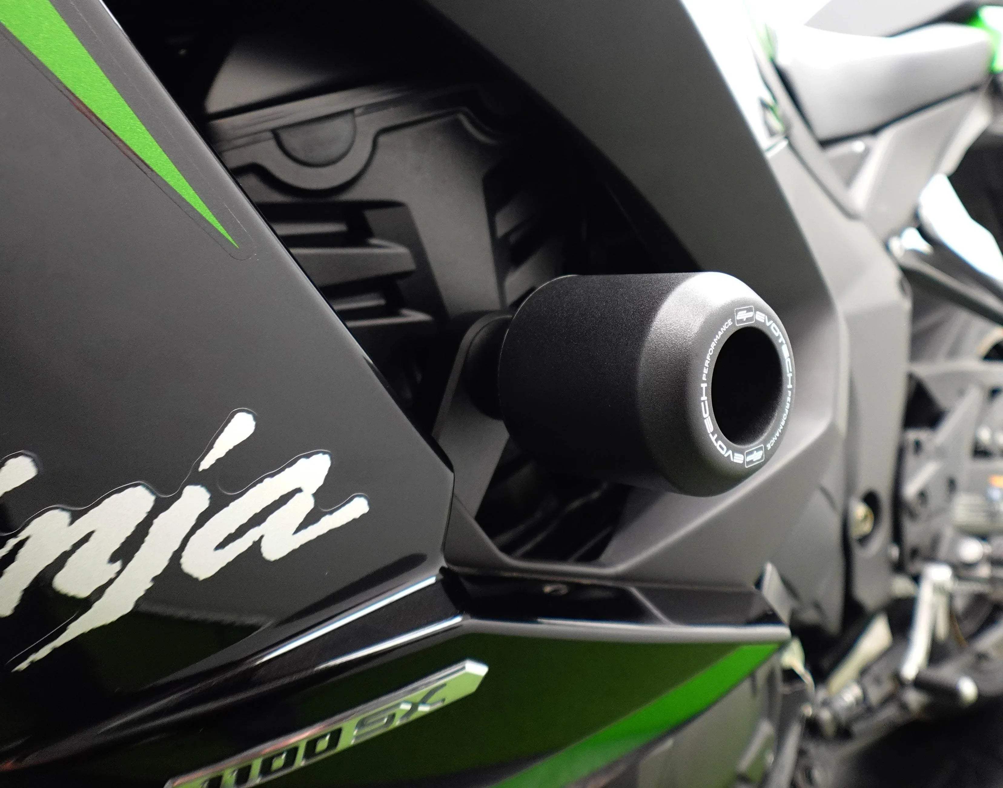 Evotech Main Frame Crash Protection - Kawasaki Ninja 1100SX Tourer (2025+) - Sturzpads | Evotech Performance