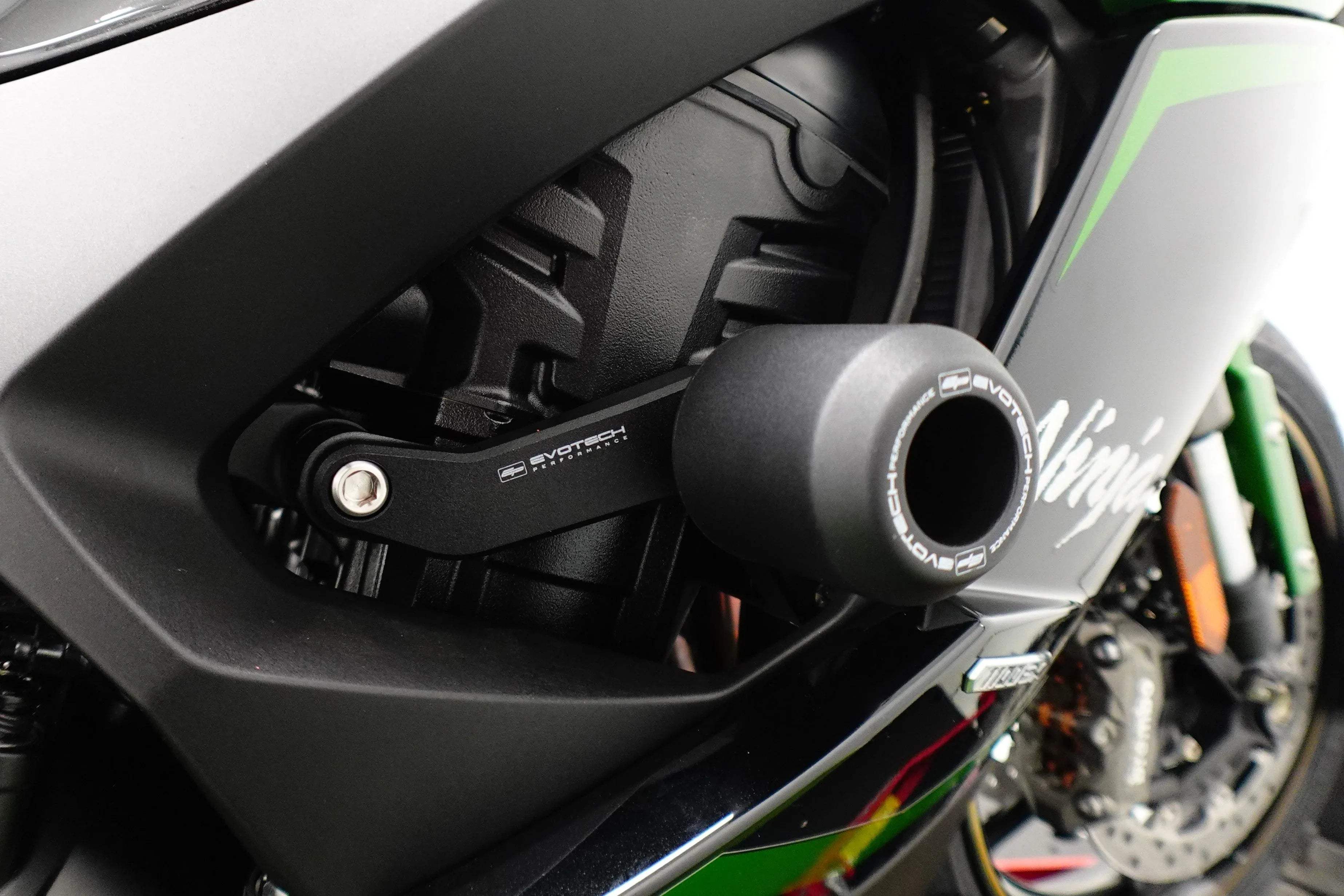 Evotech Main Frame Crash Protection - Kawasaki Ninja 1100SX Tourer (2025+) - Sturzpads | Evotech Performance