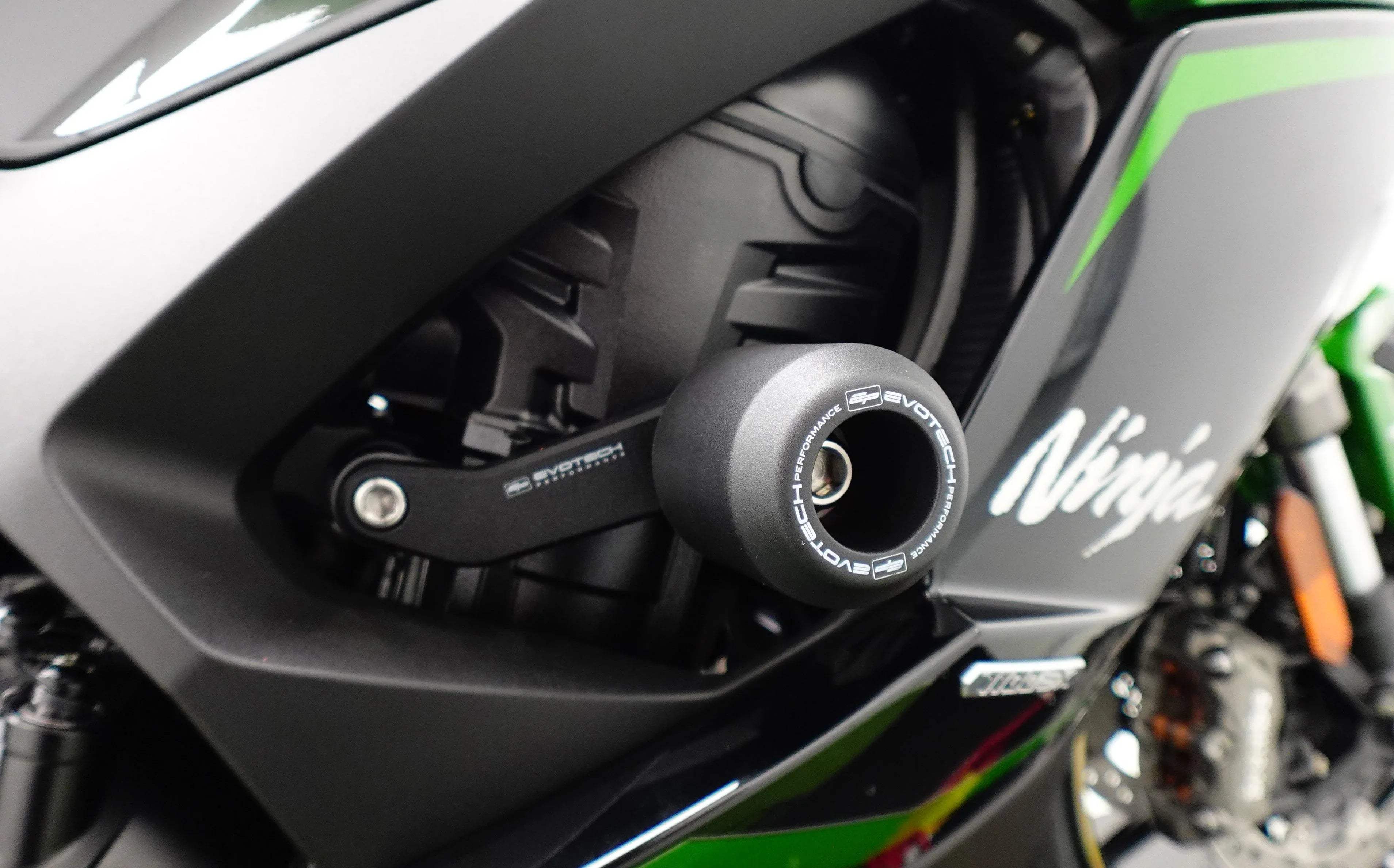 Evotech Main Frame Crash Protection - Kawasaki Ninja 1100SX Tourer (2025+) - Sturzpads | Evotech Performance