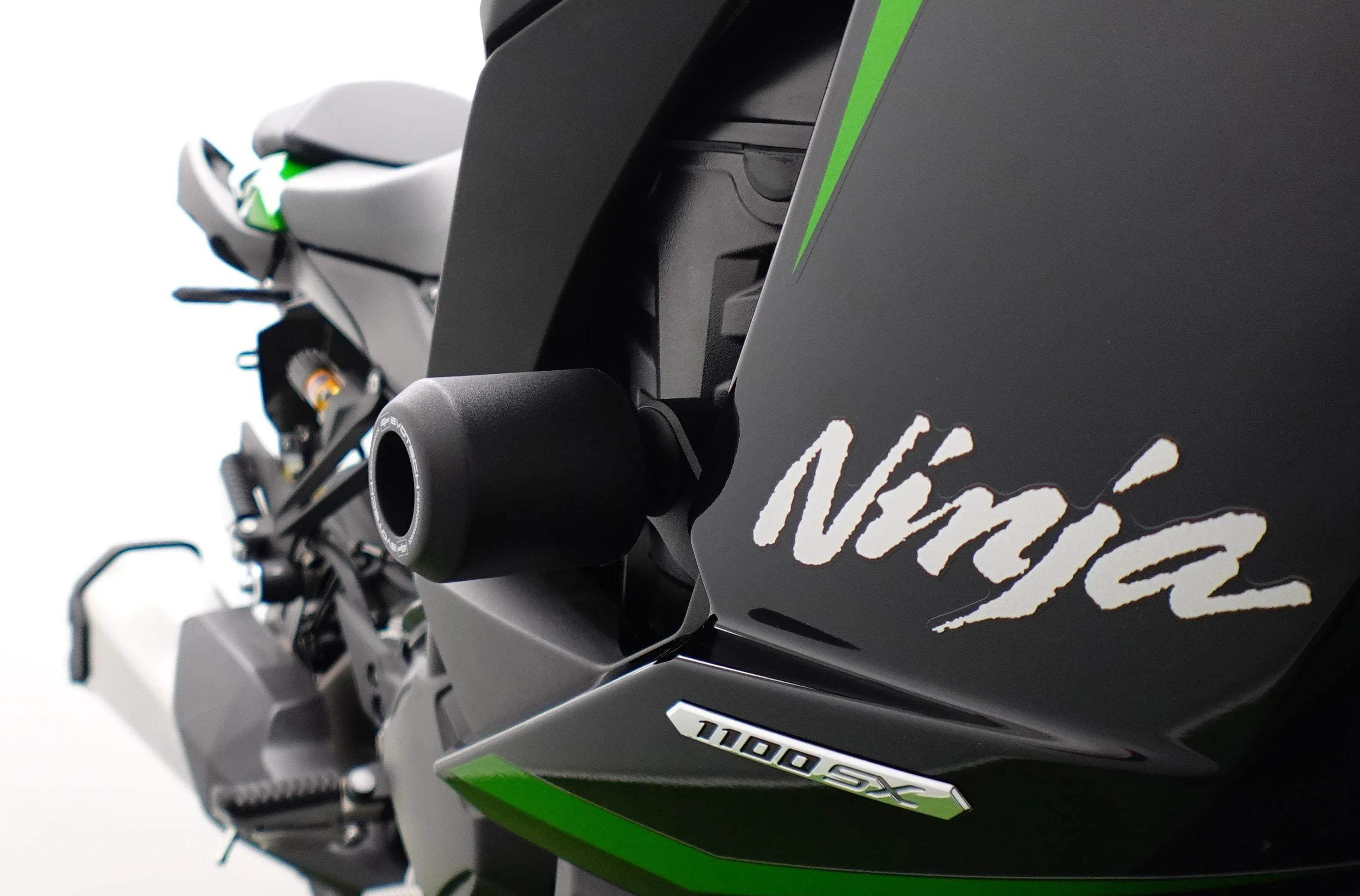 Evotech Main Frame Crash Protection - Kawasaki Ninja 1100SX Tourer (2025+) - Sturzpads | Evotech Performance