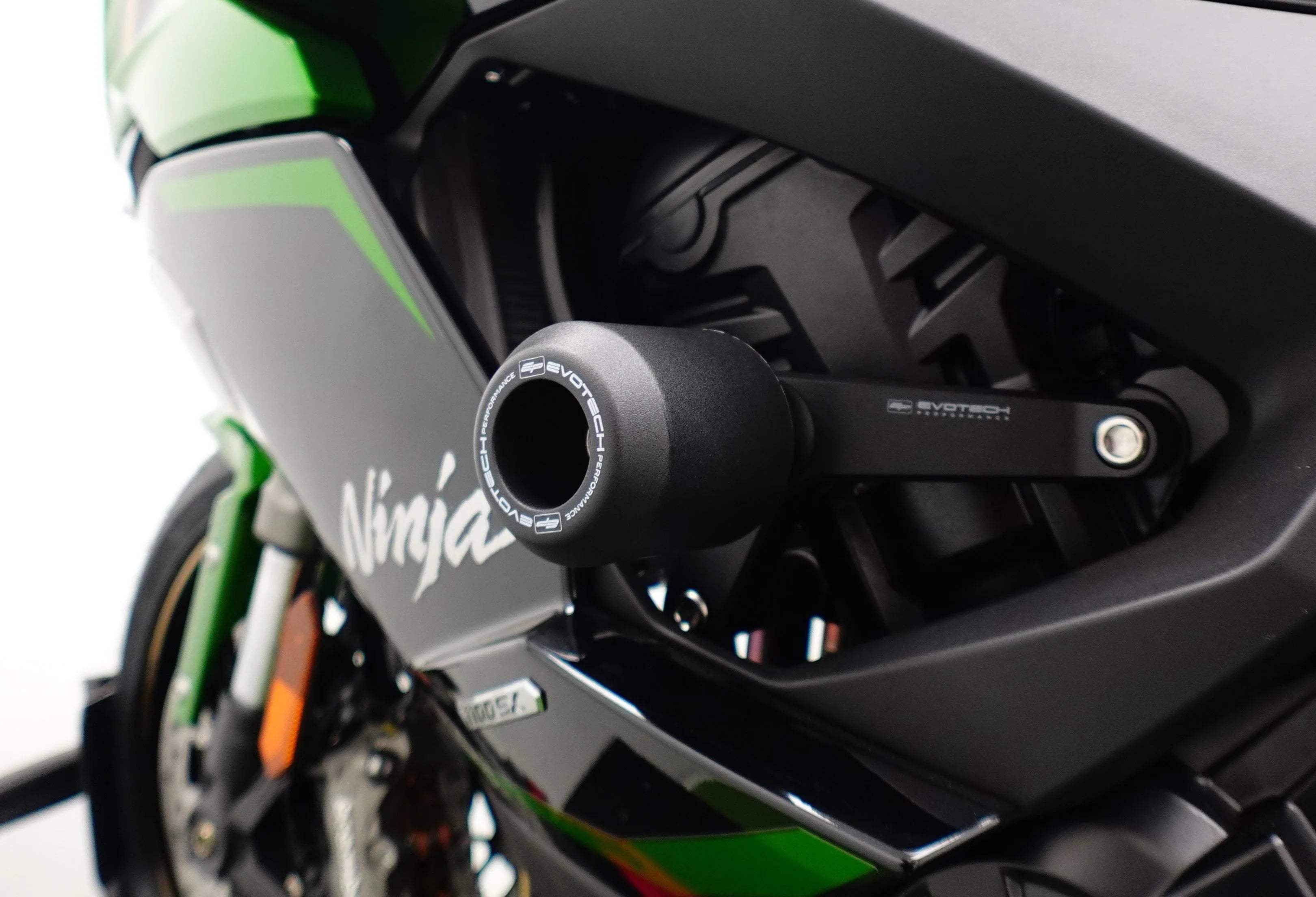 Evotech Main Frame Crash Protection - Kawasaki Ninja 1100SX Tourer (2025+) - Sturzpads | Evotech Performance