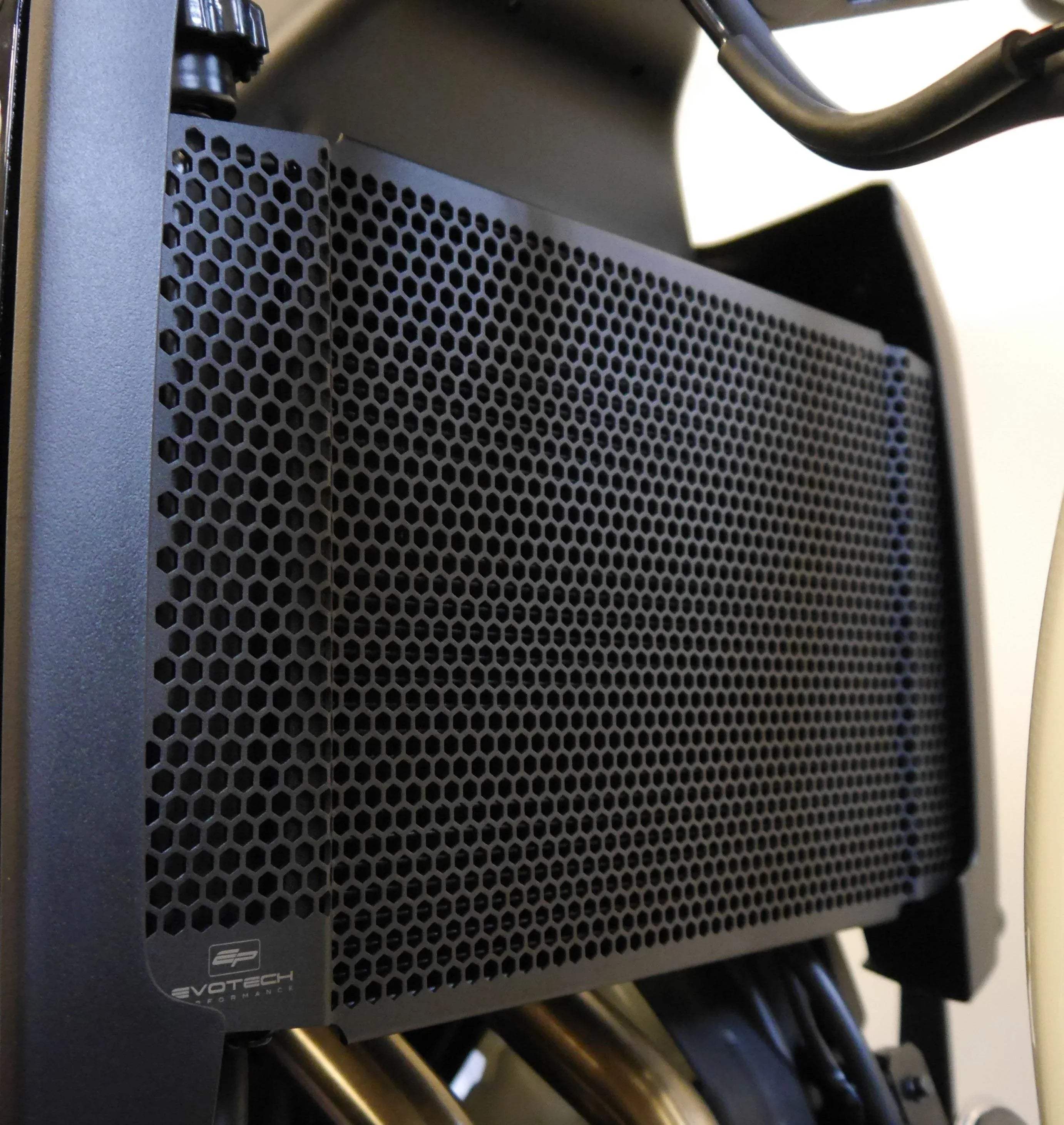 Evotech Kawasaki Vulcan S Performance Radiator Guard (2021+) - Kühlerschutzgitter | Evotech Performance