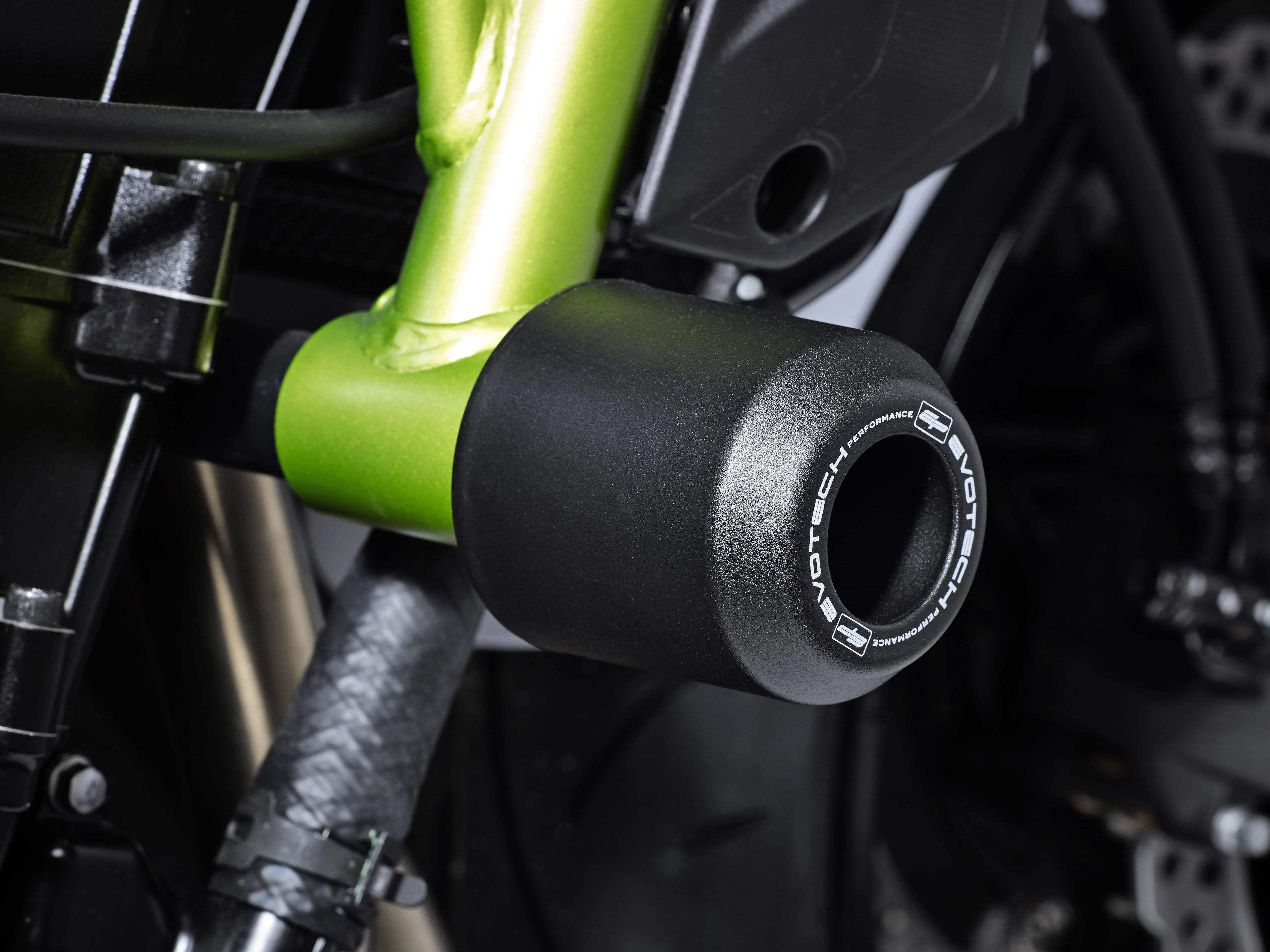 Evotech Performance Kawasaki Z650 Urban Crash Protection (2022+) - Sturzpads | Evotech Performance