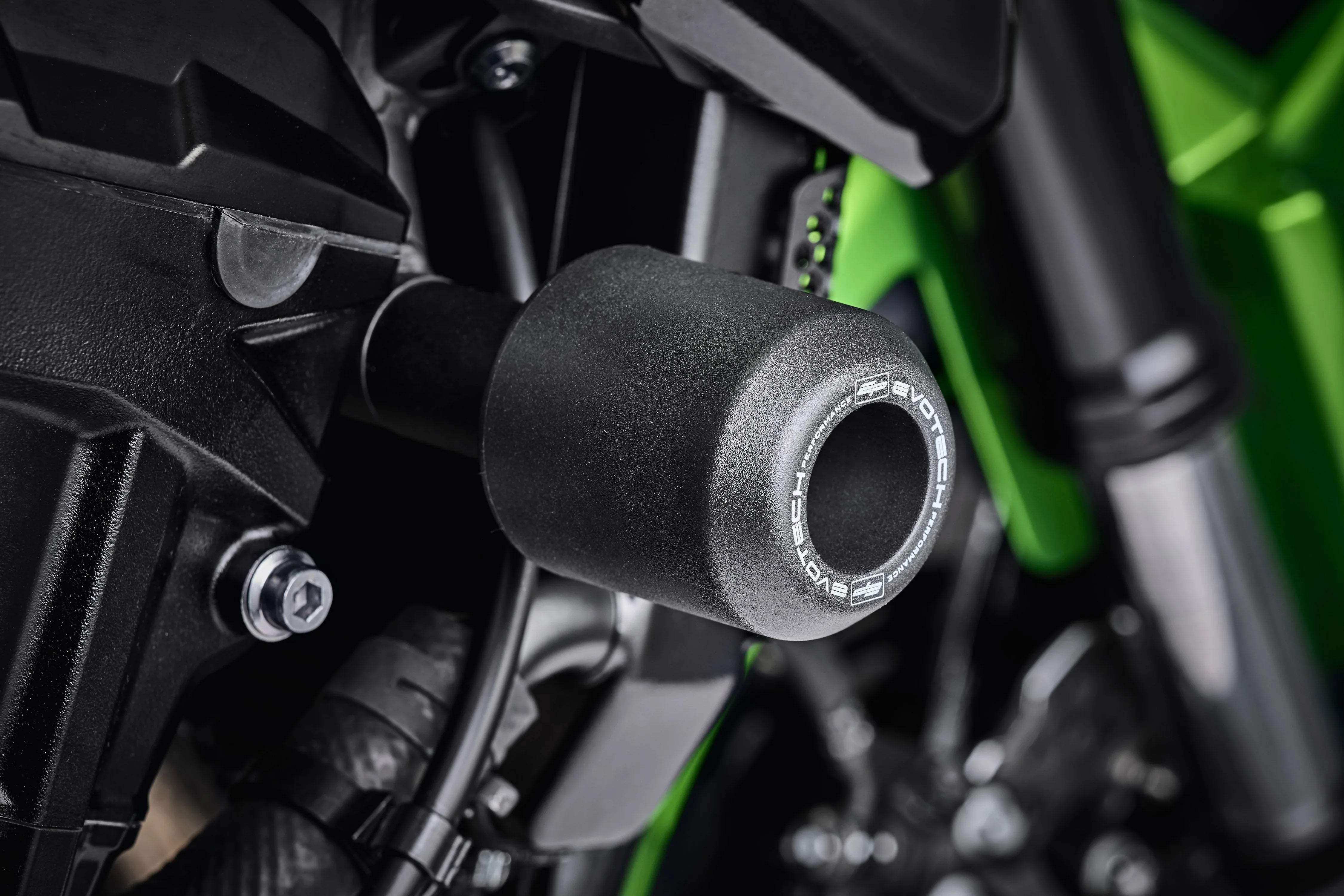 Evotech Crash Protection - Kawasaki Z900 SE (2025+) - Sturzpads | Evotech Performance