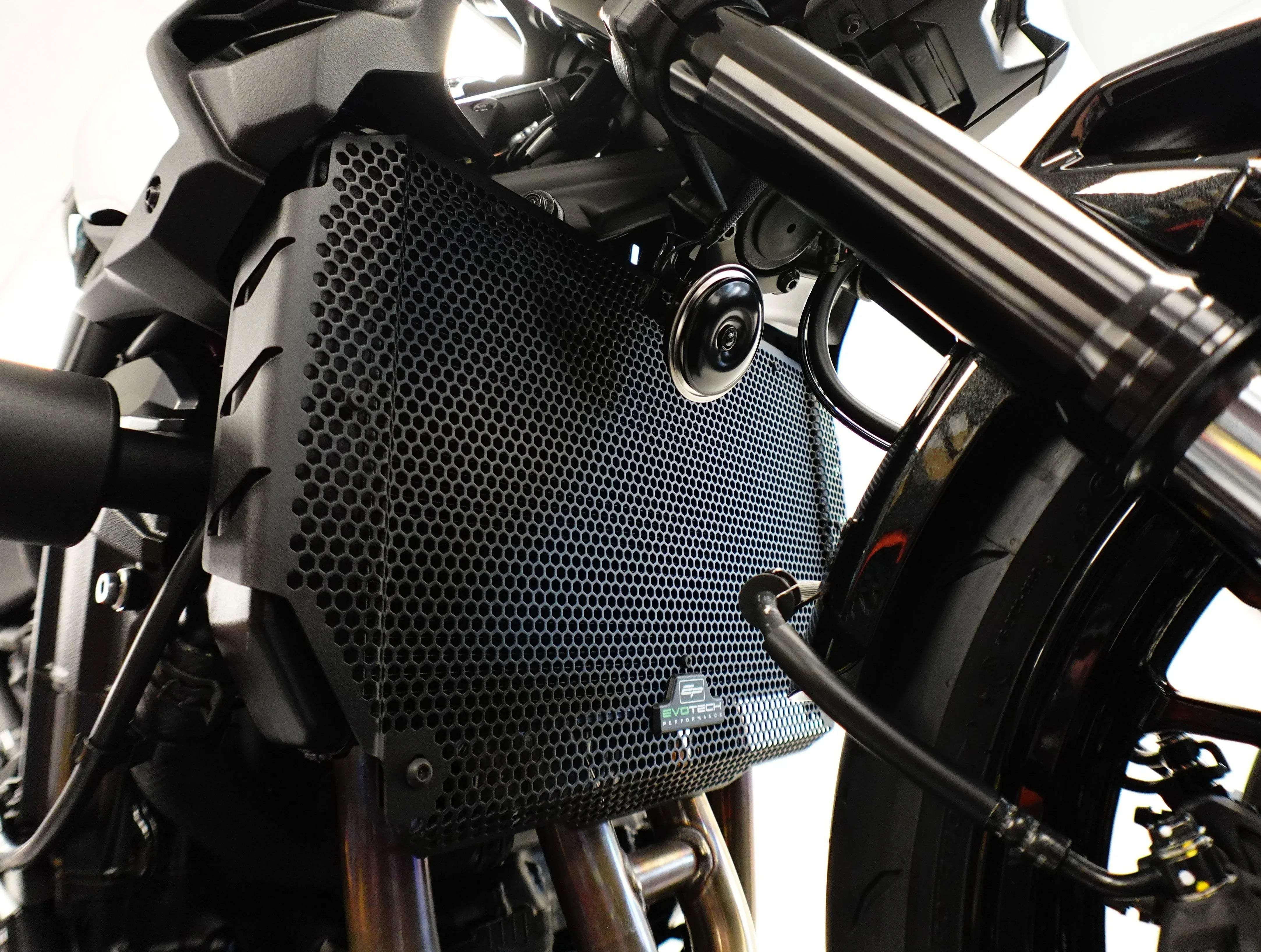 Evotech Radiator Guard - Kawasaki Z900 (2025+) - Kühlerschutzgitter | Evotech Performance