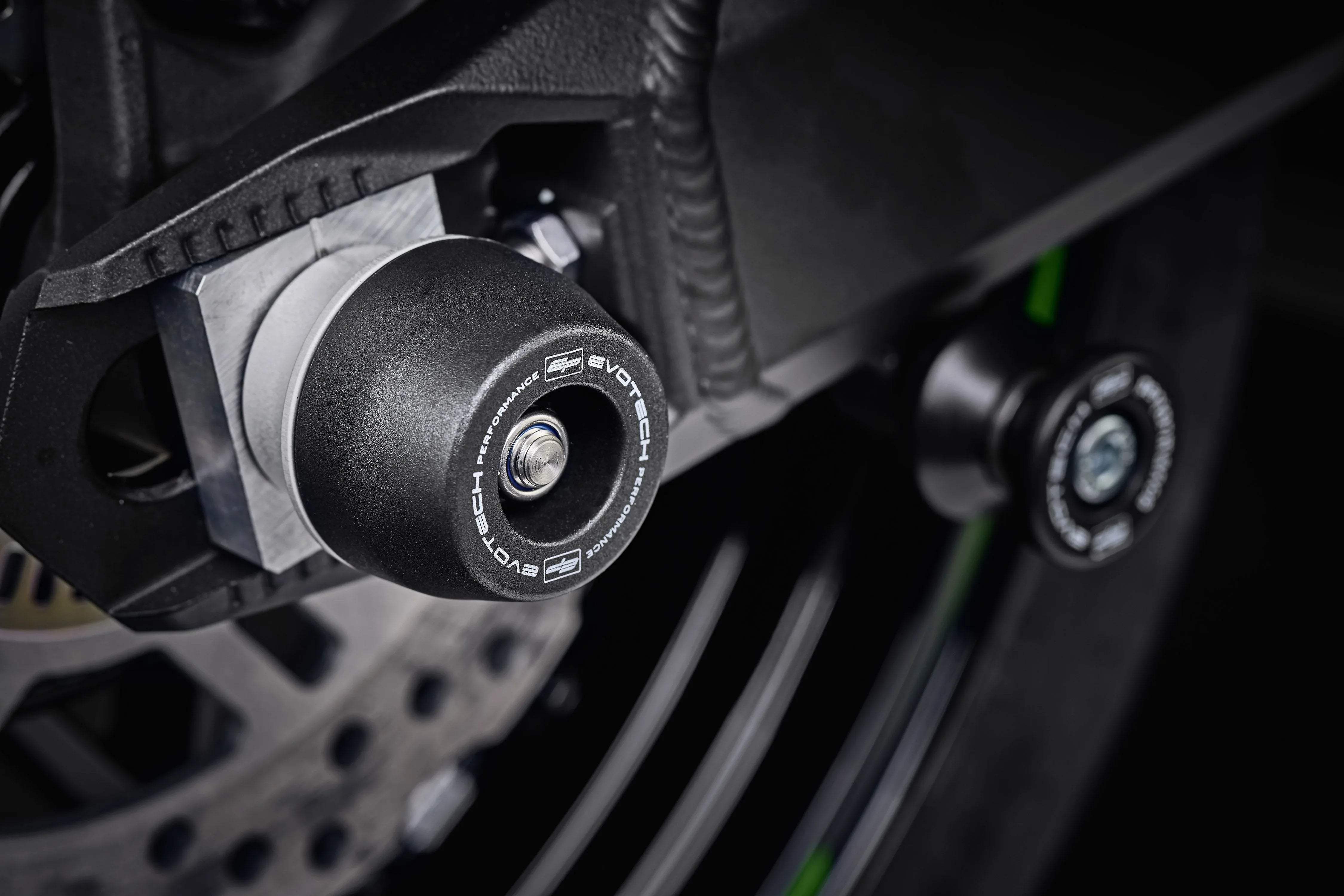 Evotech Rear Spindle Bobbins - Kawasaki Z900 SE (2025+) - Spindle Bobbins | Evotech Performance