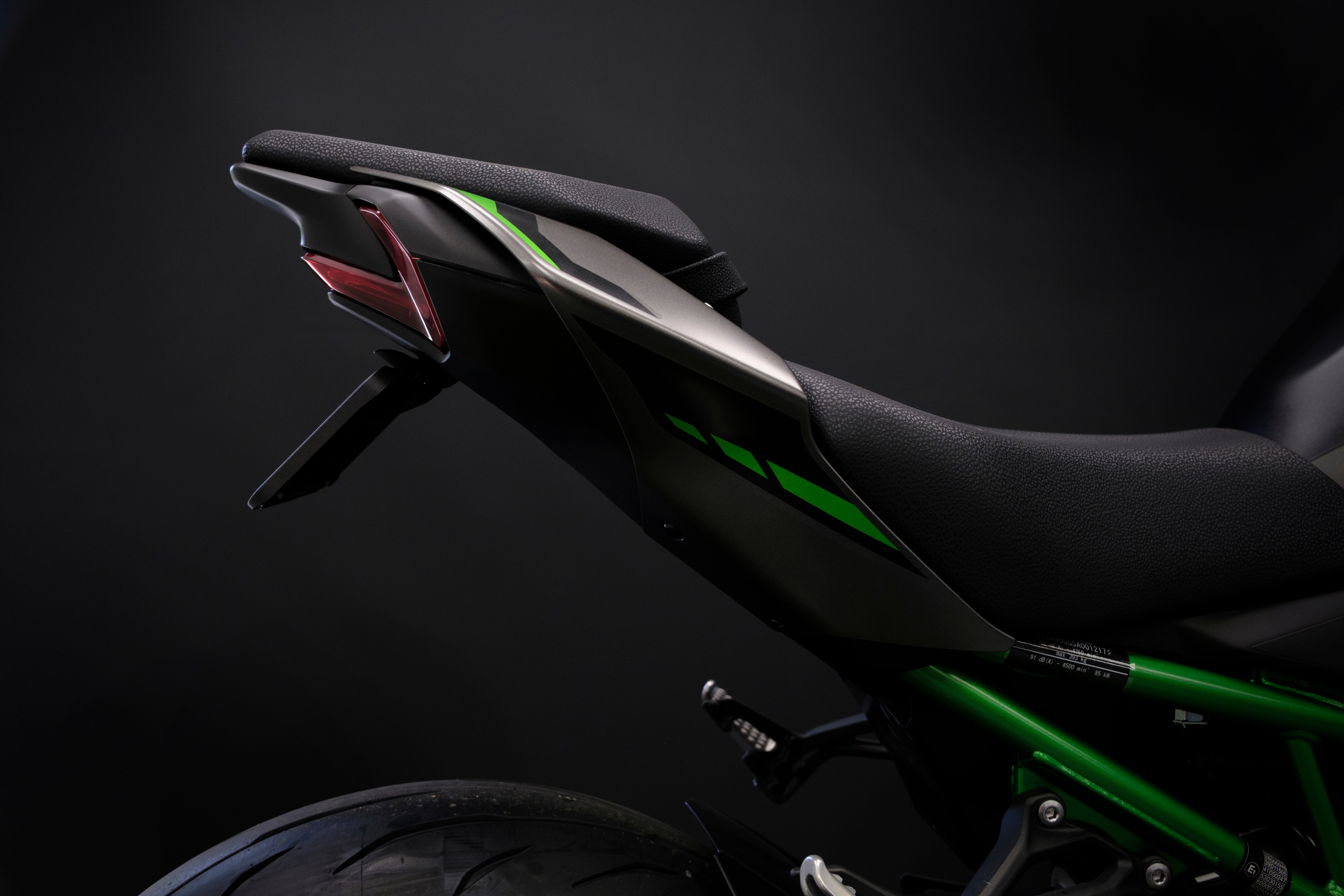 Evotech Dynamic Tail Tidy - Kawasaki Z900 (2025+)