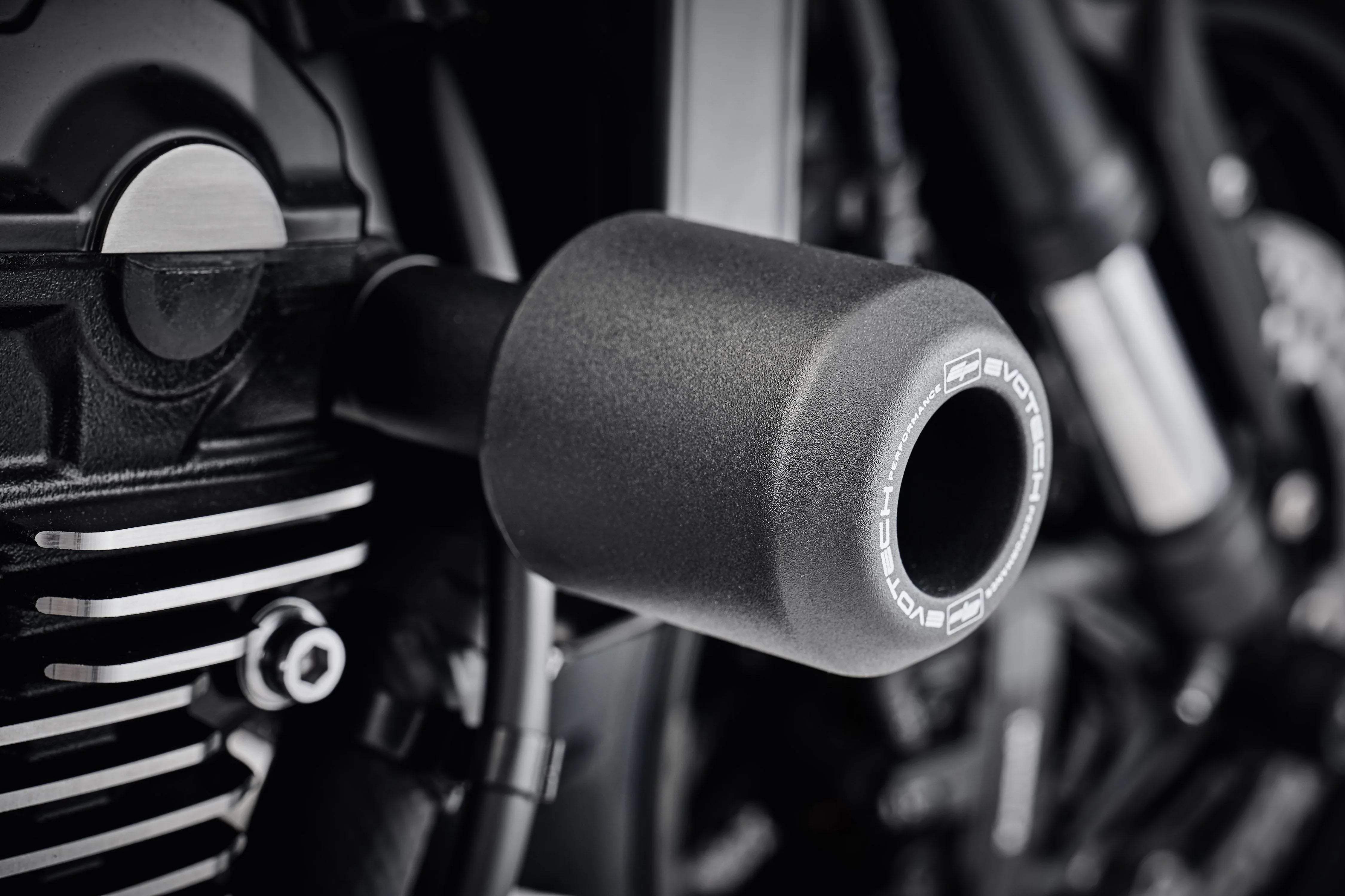 Evotech Kawasaki Z900RS Performance Crash Protection (2021 - 2022) - Sturzpads | Evotech Performance