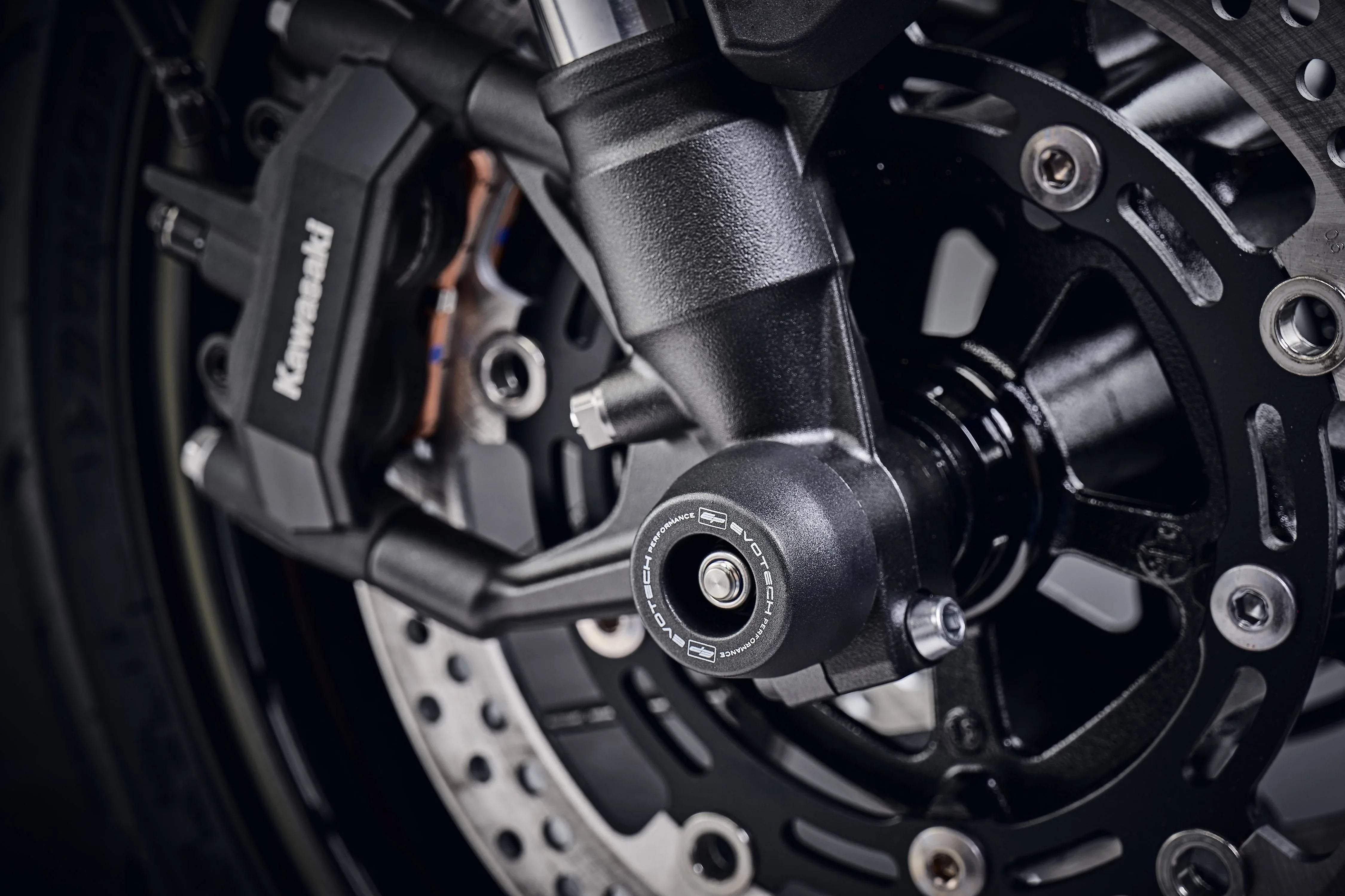 Evotech Front Spindle Bobbins - Kawasaki Z900RS Performance (2018 - 2020) - Spindle Bobbins | Evotech Performance
